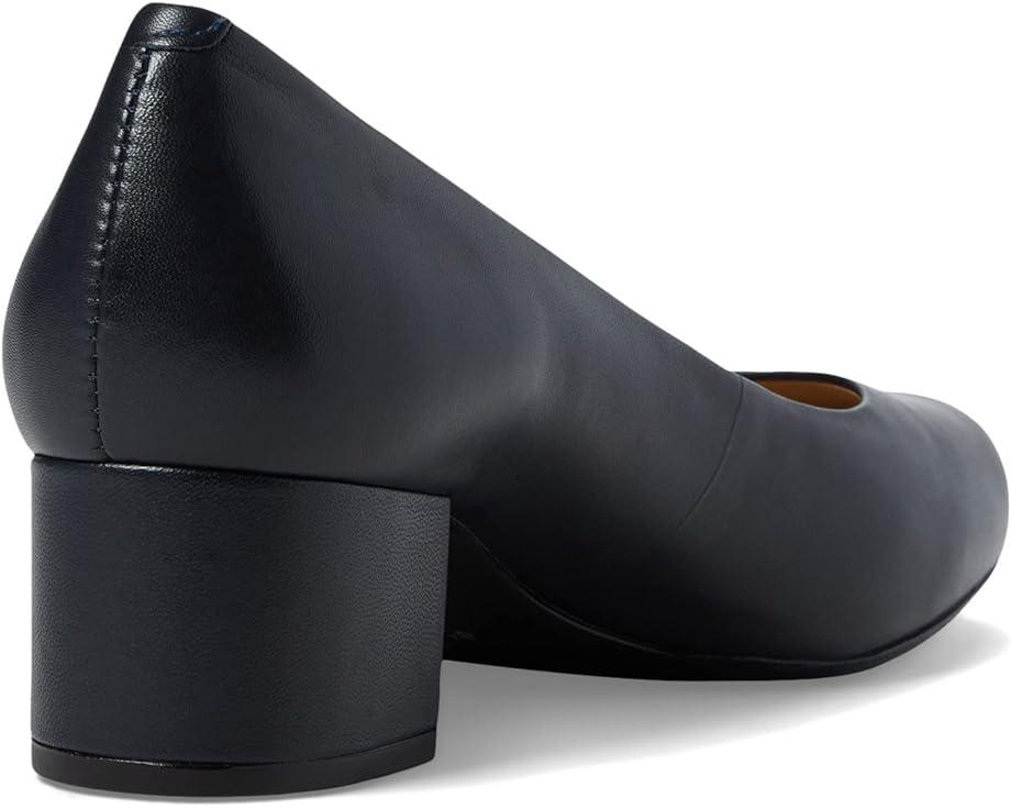 Women's Marc Joseph New York Broad Street Pump Product Image