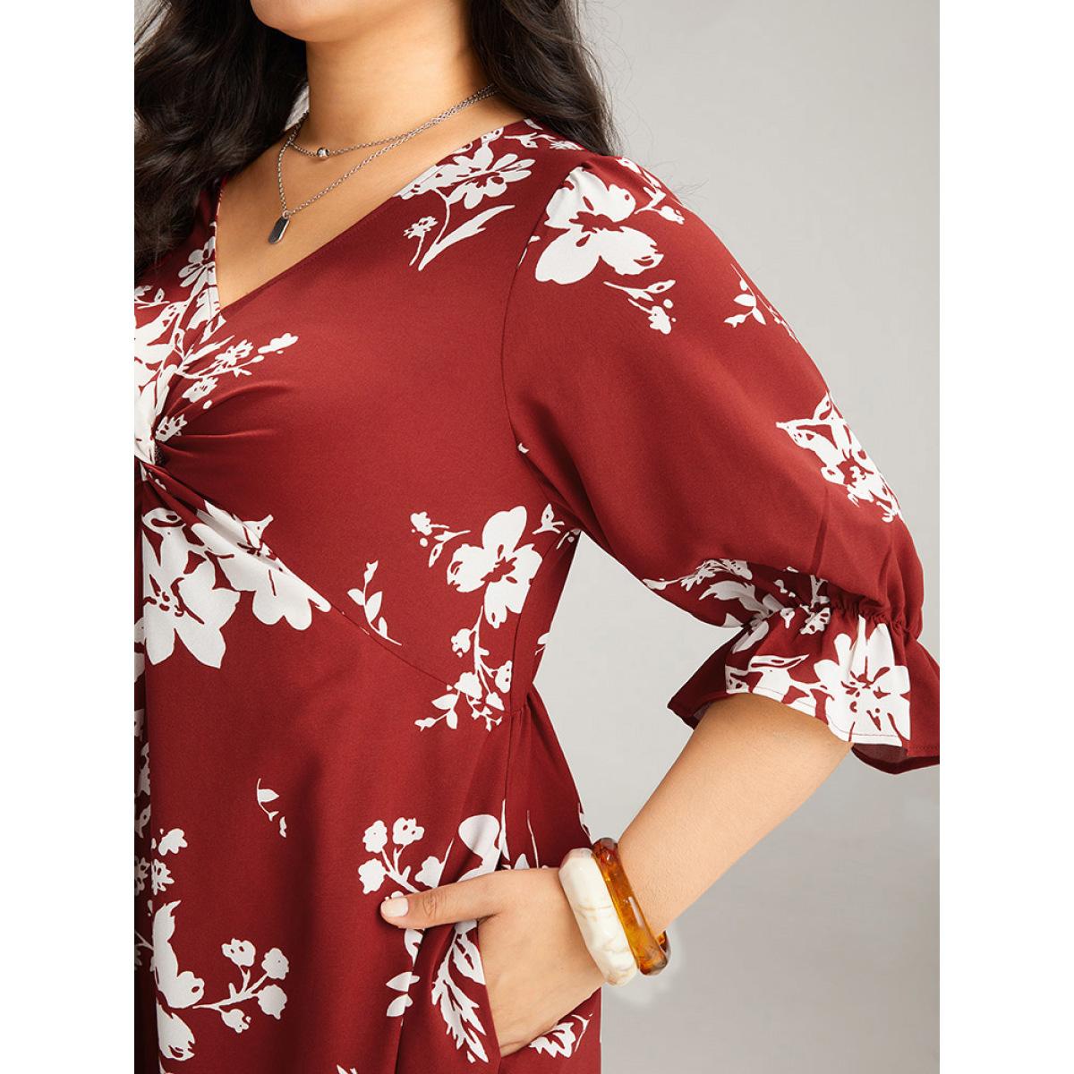 Plus Size Silhouette Floral Print Twist Front Pocket Dress Raspberry Women Elegant Printed V-neck Half Sleeve Curvy Midi Dress BloomChic 26/4X Product Image