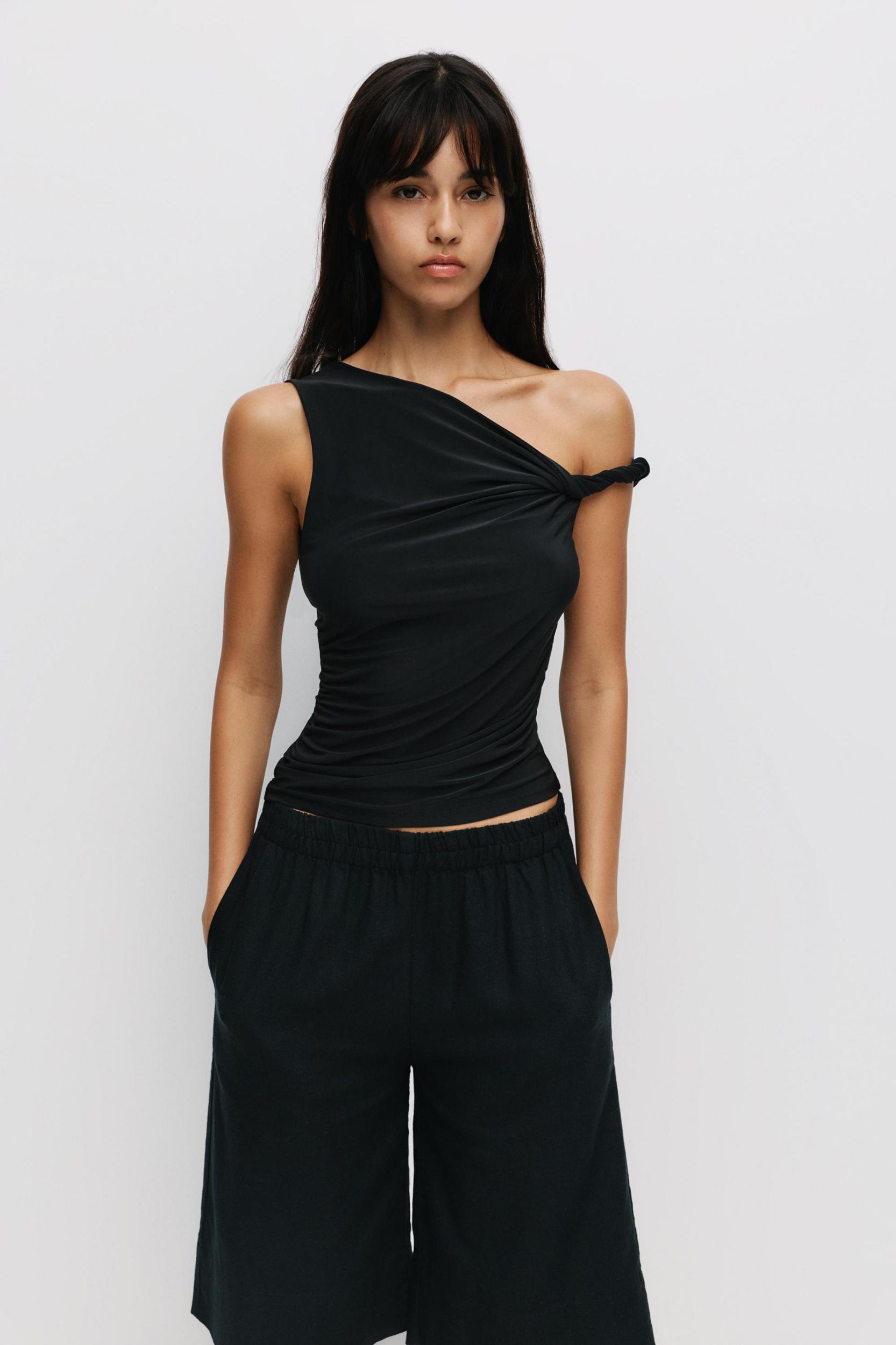 Asymmetric top Product Image