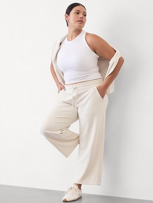 Seasoft Mid Rise Straight Crop Product Image