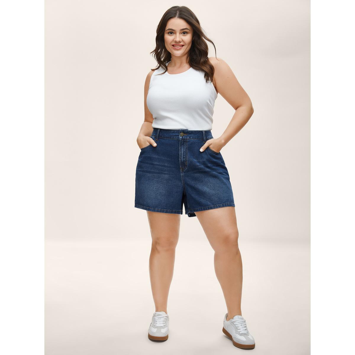 Plus Size Faded Wash Straight-Leg Denim Shorts Women Midblue No stretch Casual Slanted pocket Leisure Denim Shorts BloomChic 18/2X Product Image