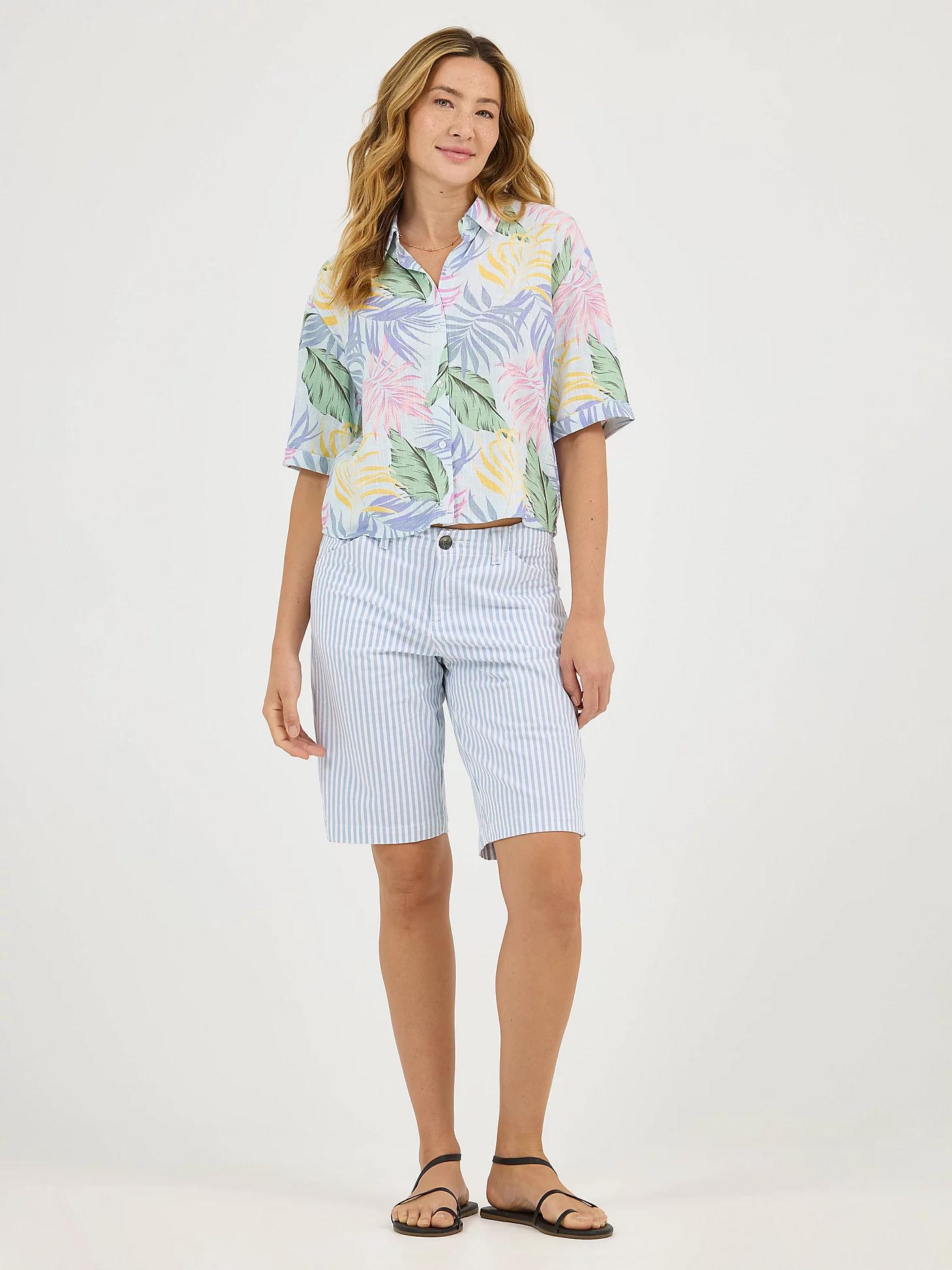 Women's Crop Fit Camp Shirt | Women's Tops & Tees | Lee® Product Image