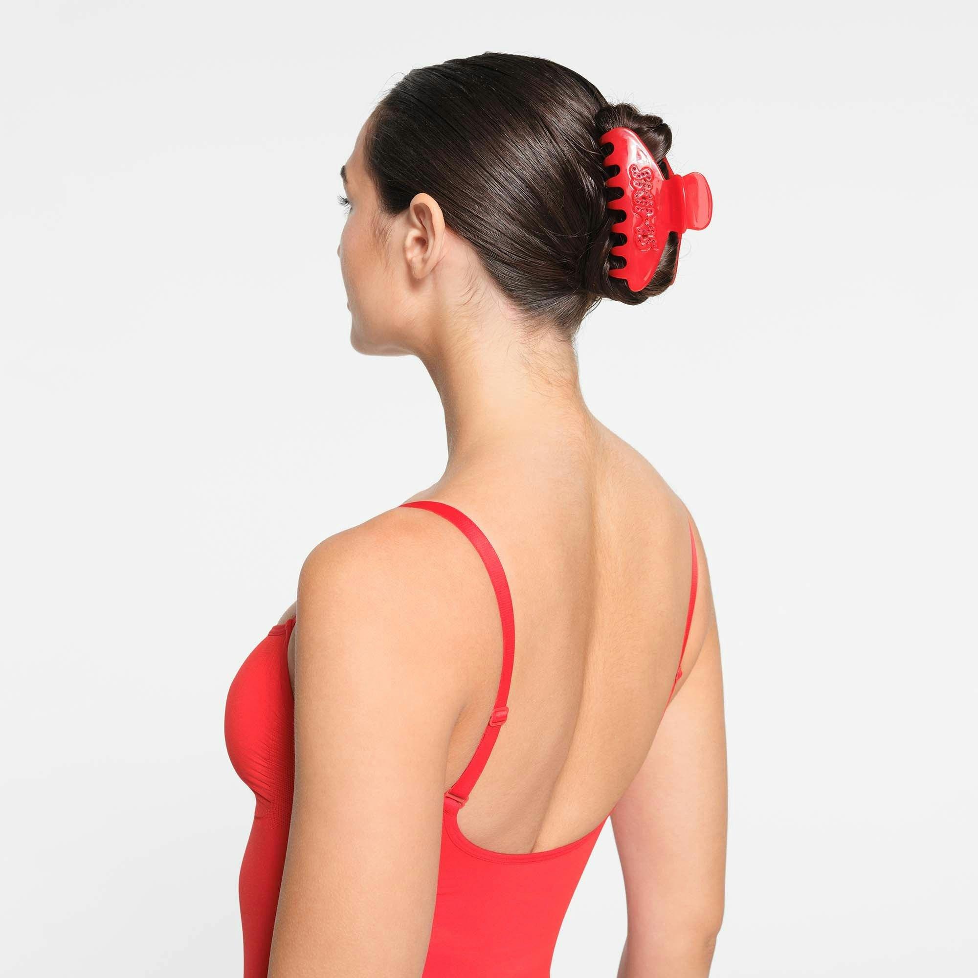 GETTING READY ACCESSORIES CLAW CLIP | RUBY Product Image