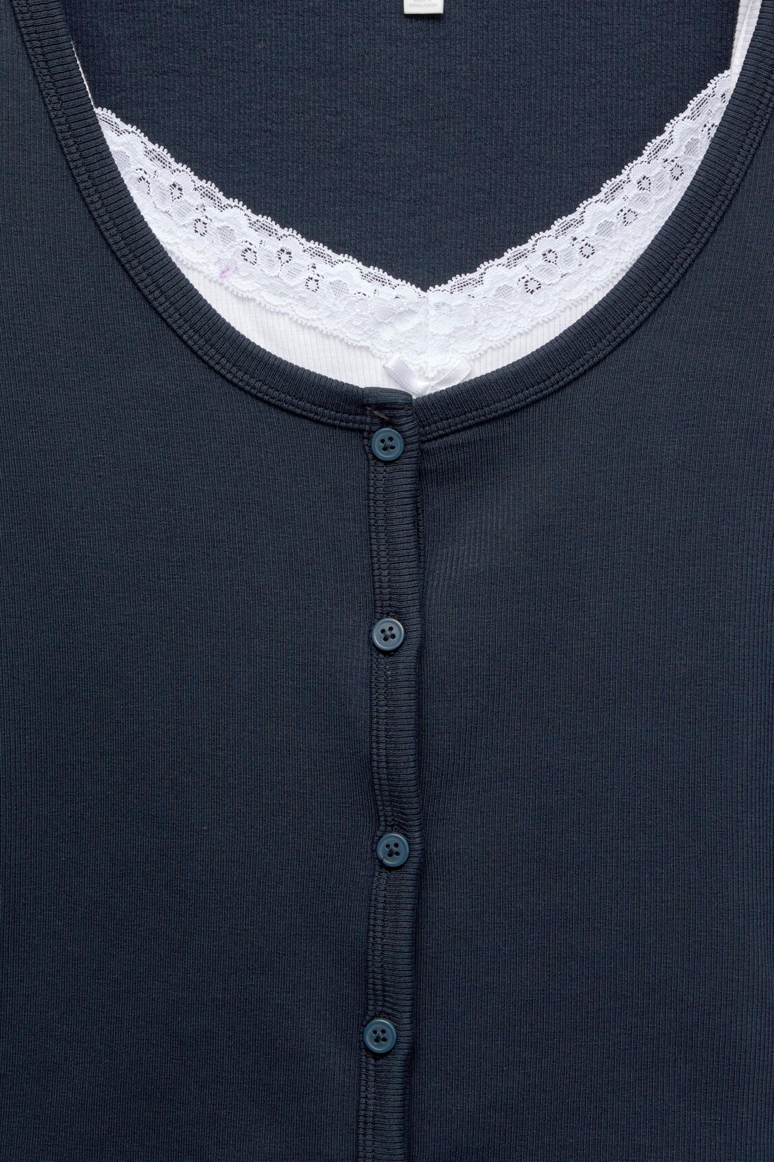 Ribbed T-shirt with buttons Product Image