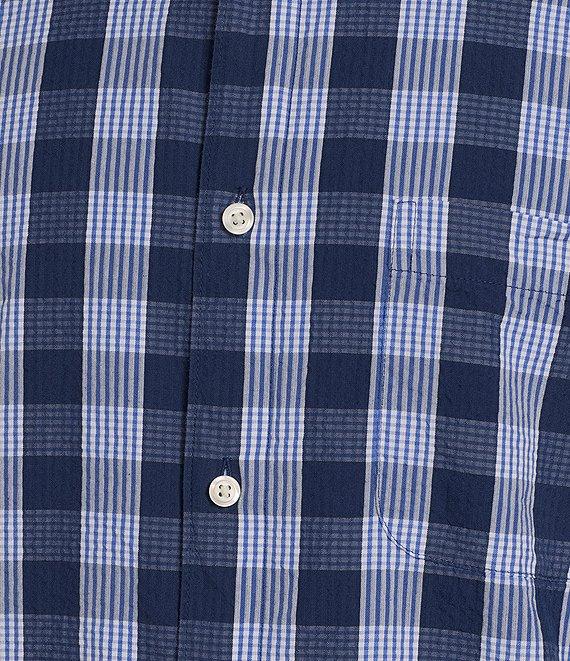 Roundtree & Yorke Short Sleeve Medium Plaid Seersucker Sport Shirt Product Image