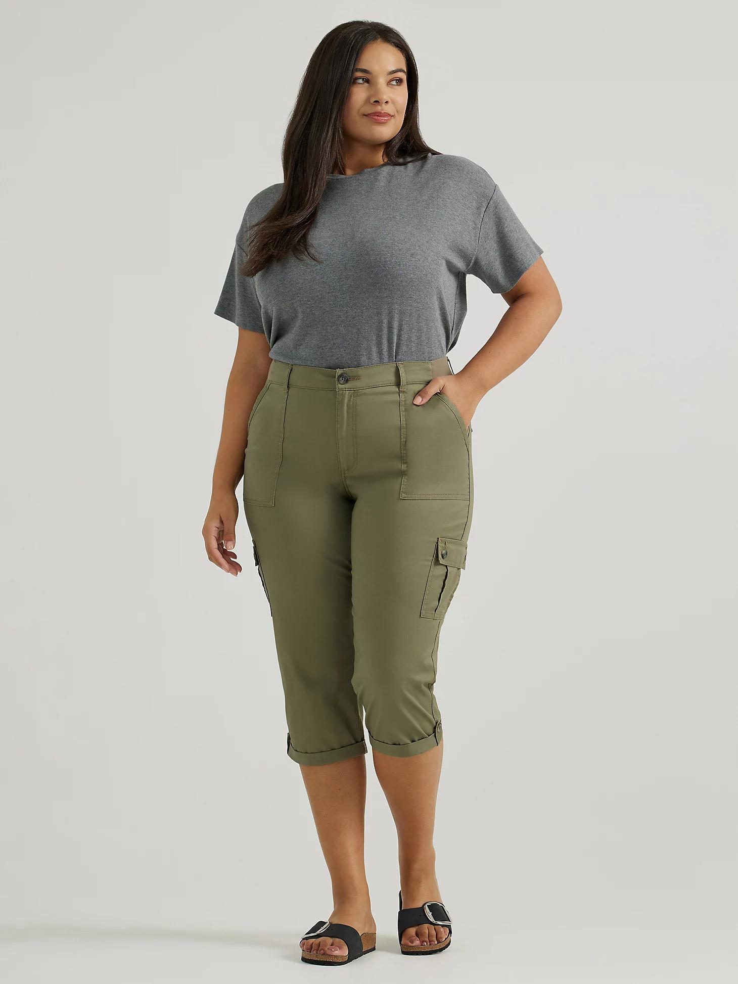 Women's Ultra Lux Comfort with Flex-To-Go Relaxed Fit Cargo Capri (Plus) | Women's Capris & Crops | Lee® Product Image