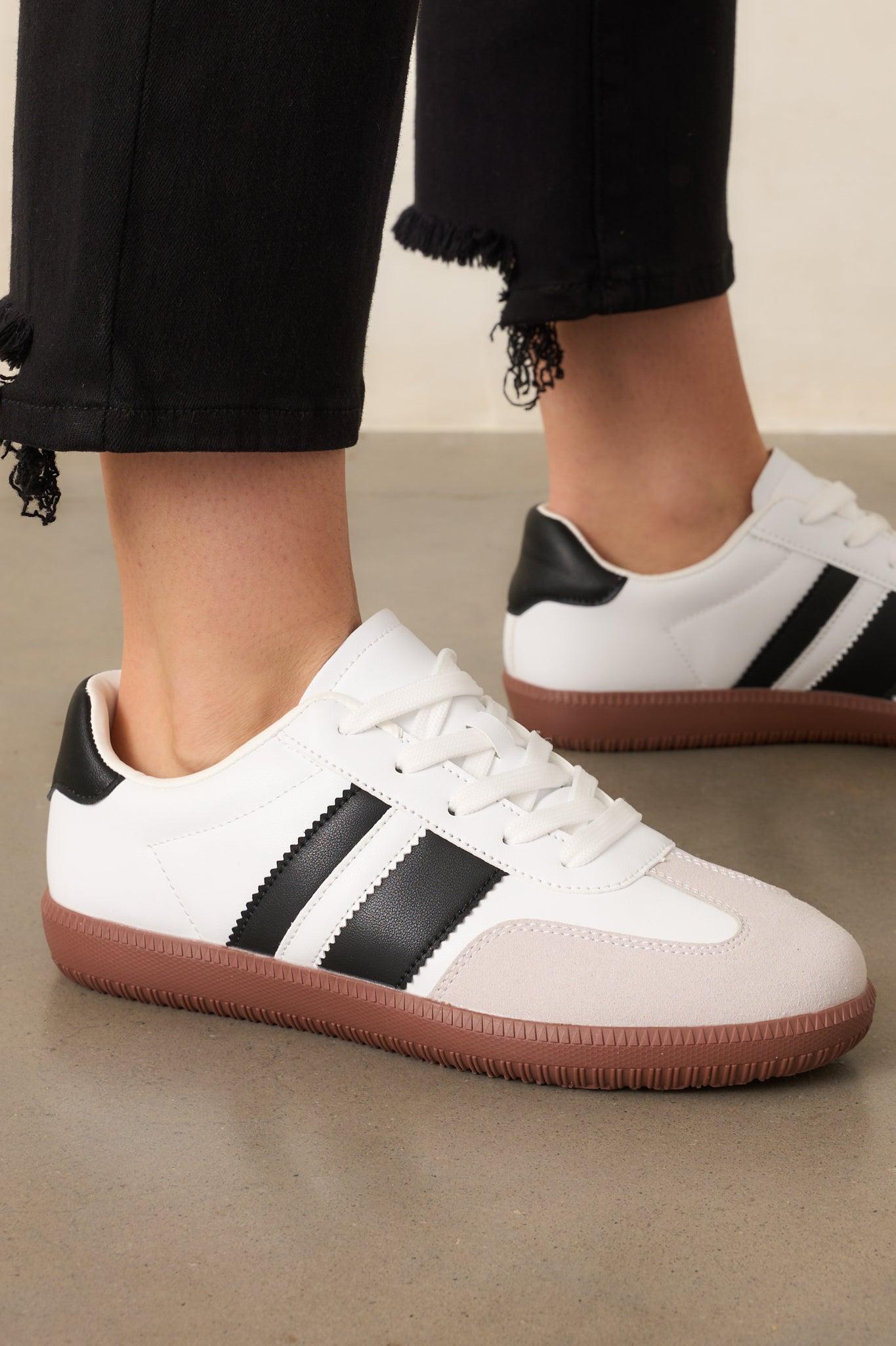 Runaway Love White & Black Retro Sneakers Product Image