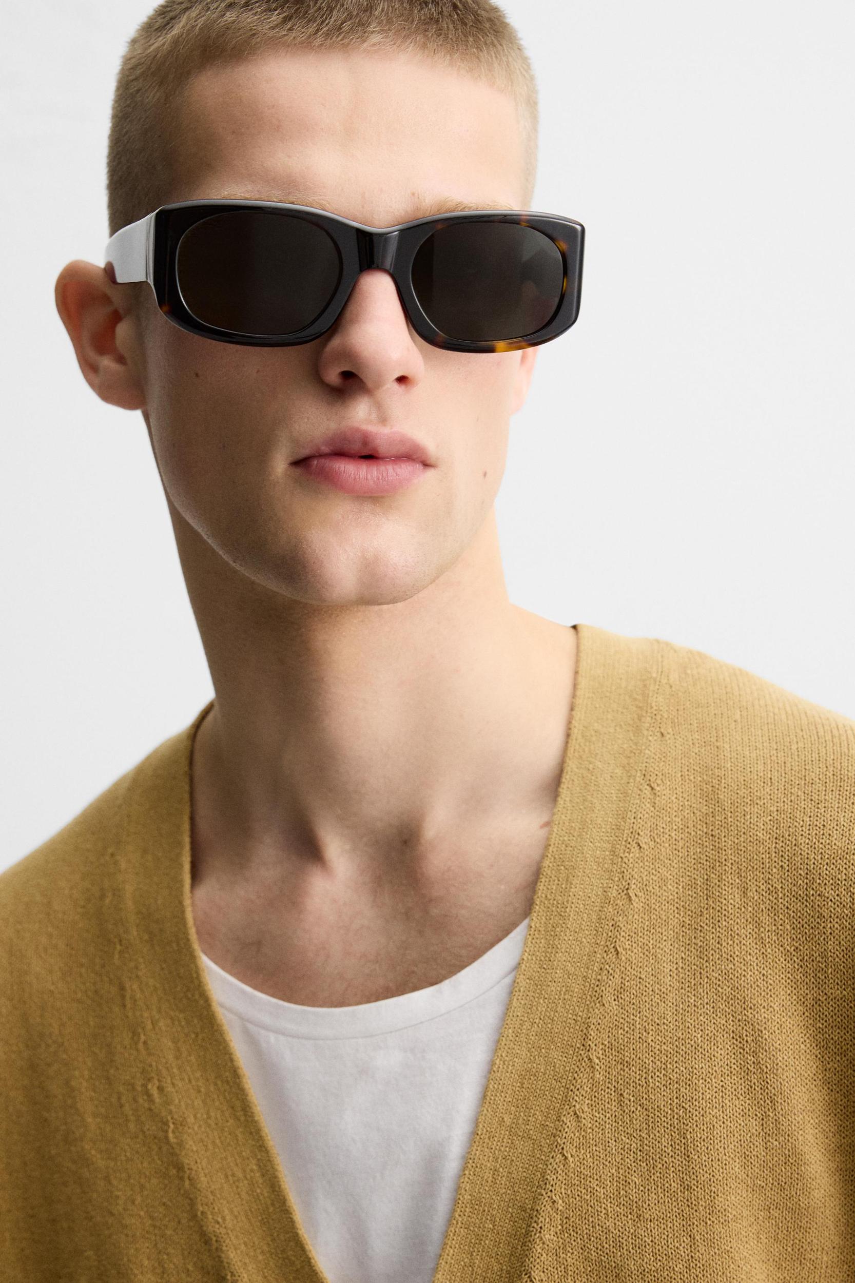 SHORT SLEEVE CARDIGAN Product Image