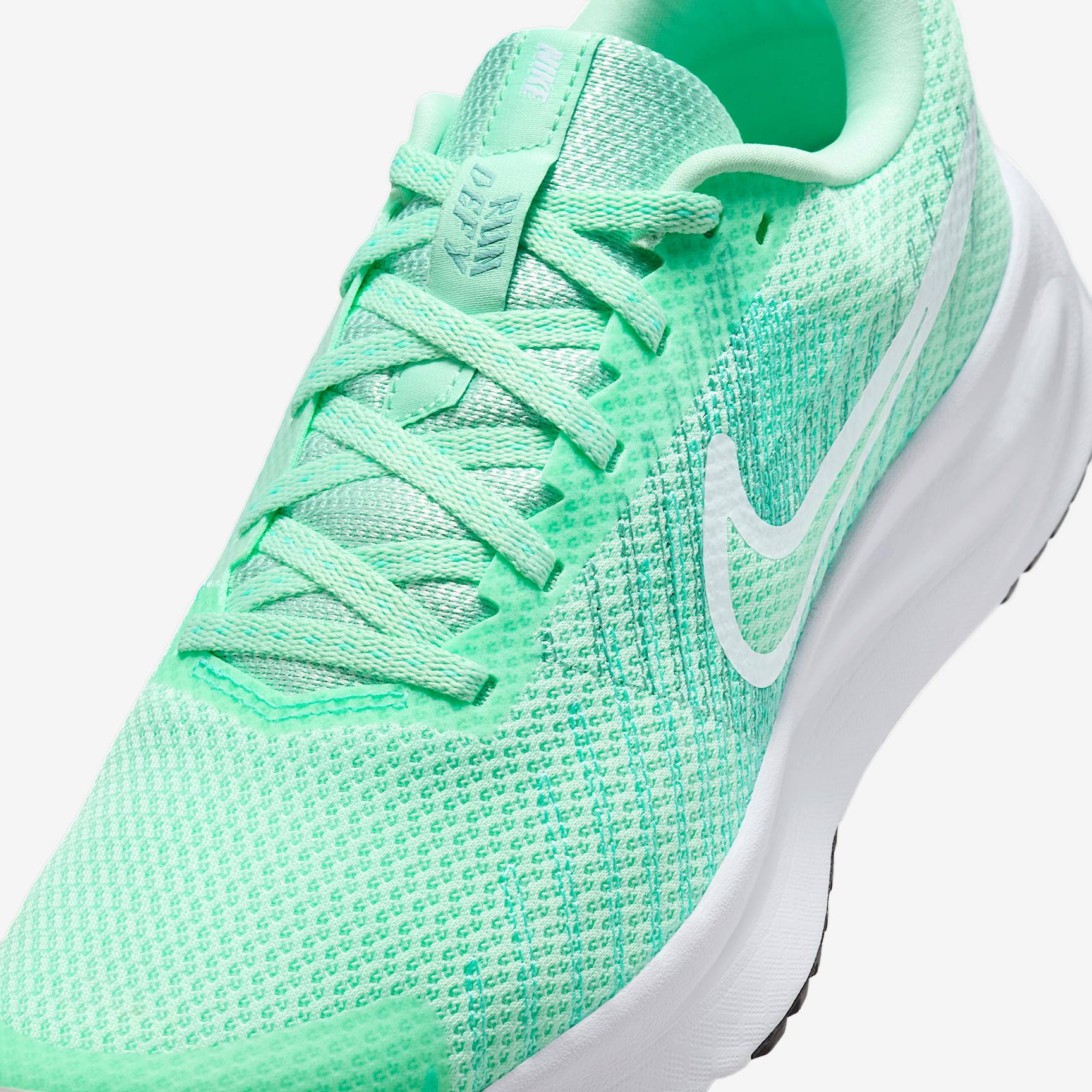 Nike Women's Run Defy Road Running Shoes Product Image