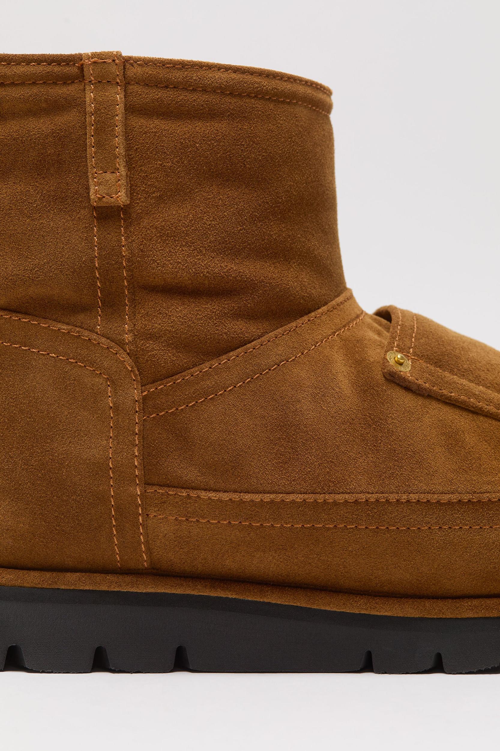 Shearling leather boots Product Image