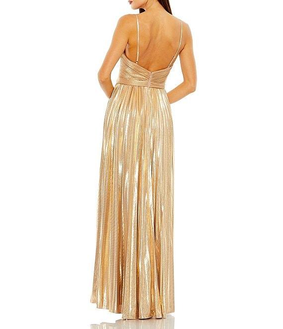 Mac Duggal Metallic Pleated V-Neck Sleeveless Sweetheart Neck Gown Product Image