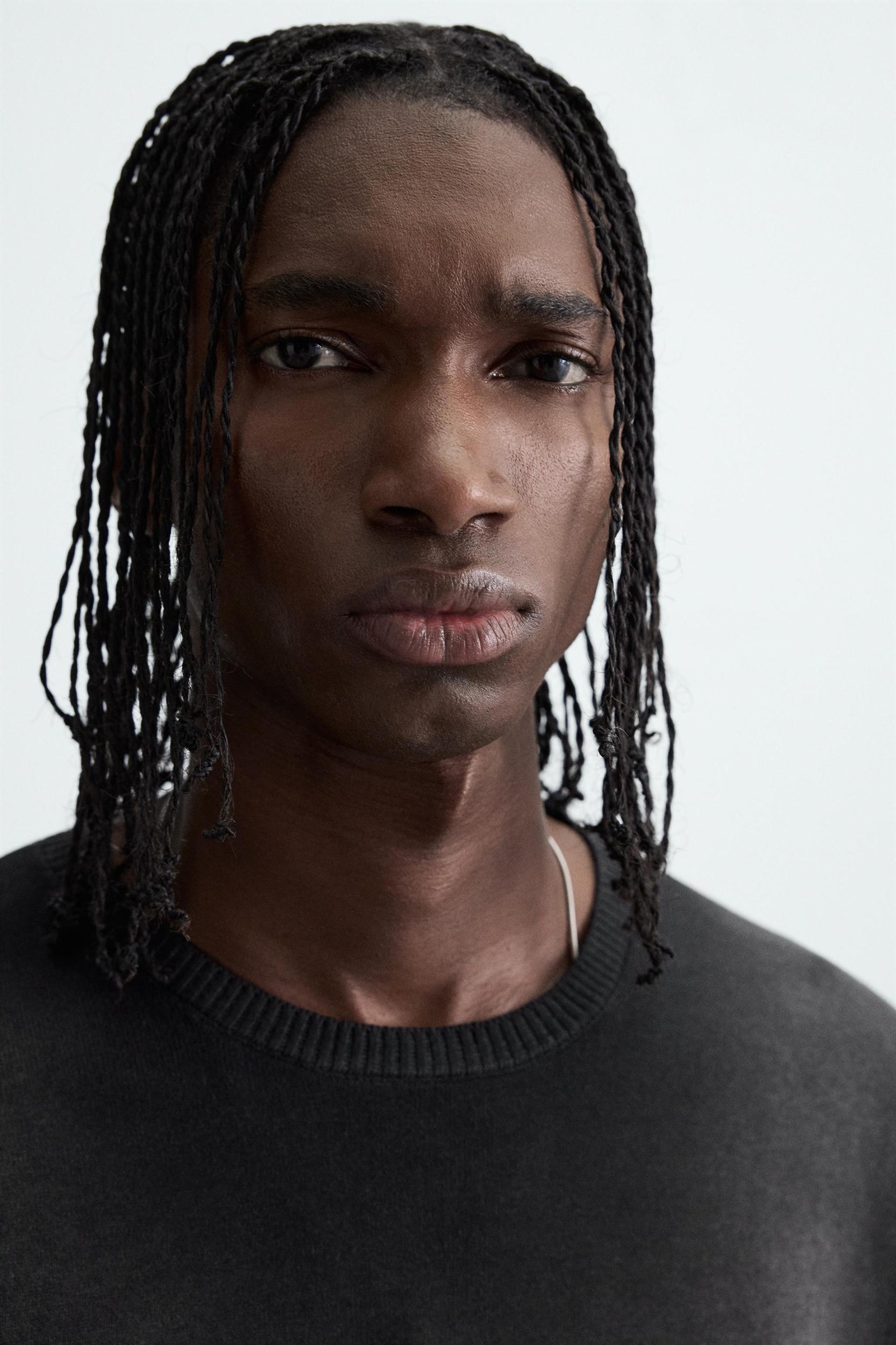 SPRAY PRINT KNIT T-SHIRT Product Image