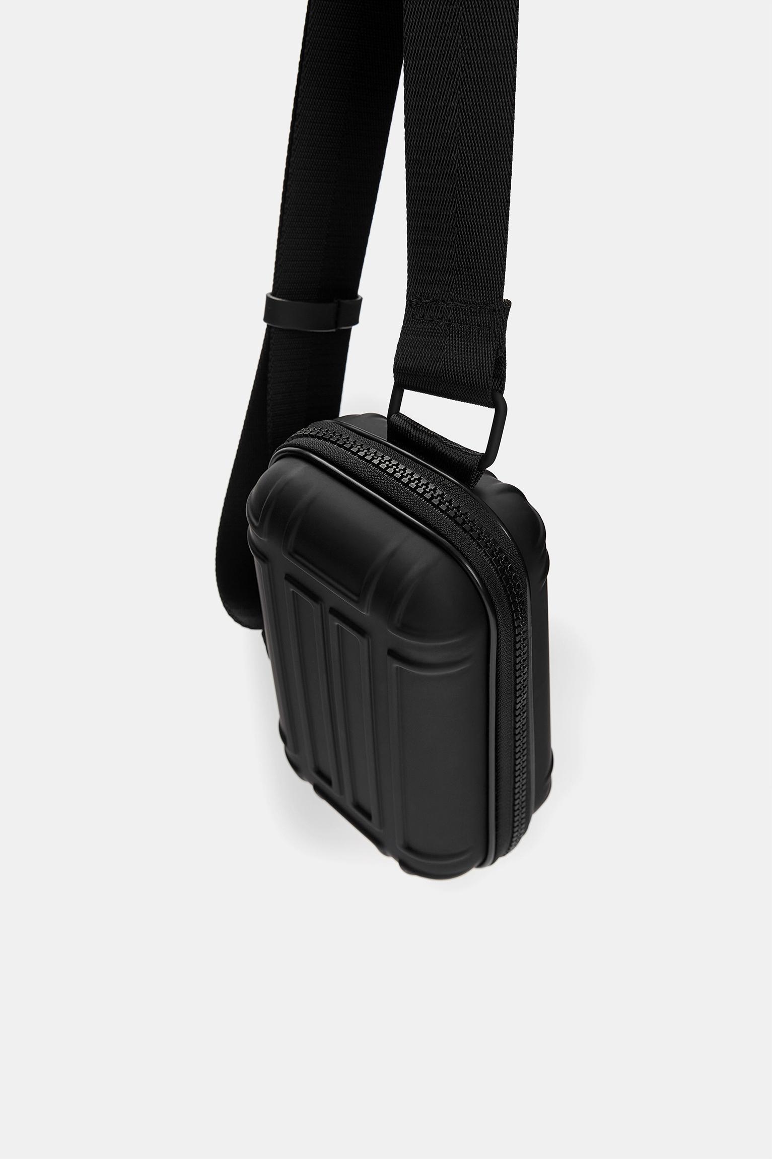 Rigid rubberized messenger bag Product Image
