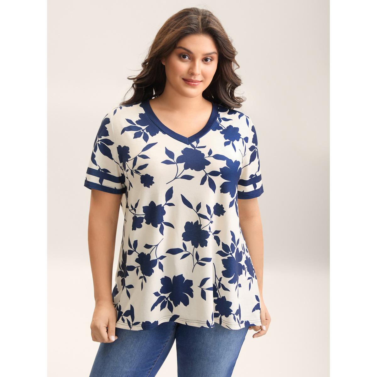 Plus Size Silhouette Floral Print Contrast Hem T-Shirt Apricot Women Casual Contrast Natural Flowers V-neck Everyday T-shirts BloomChic 18-20/2X Product Image