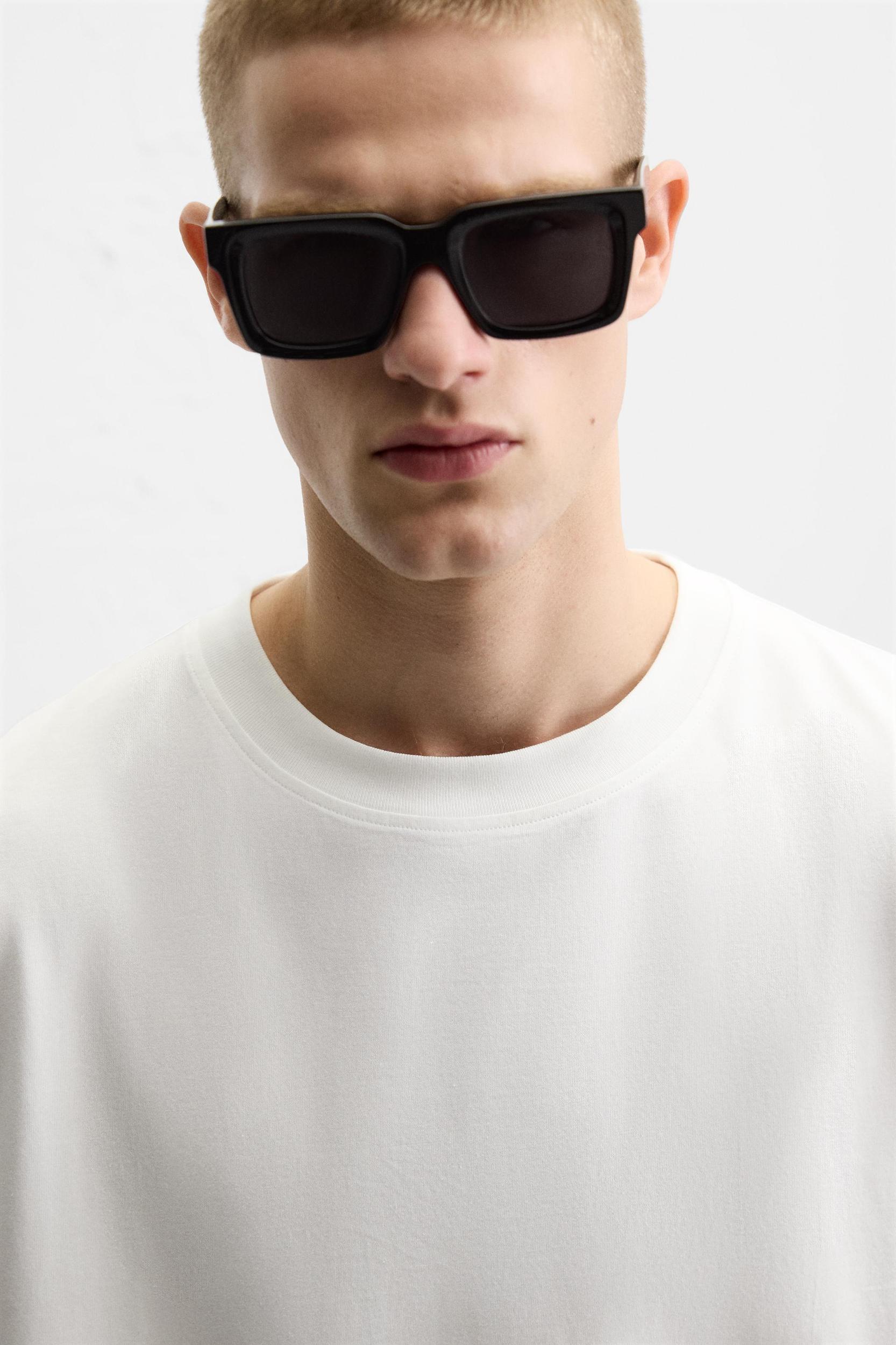 CONTRAST STRIPE T-SHIRT Product Image