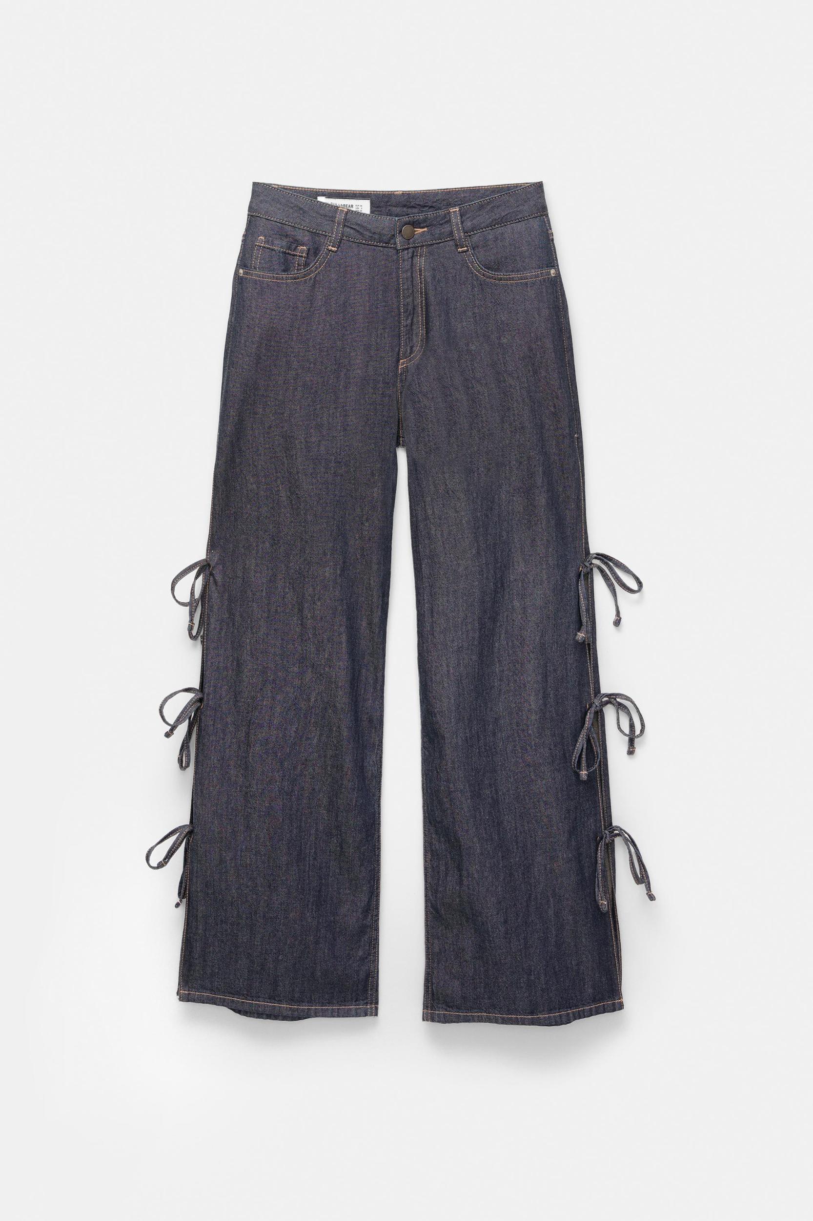 Wide-leg jeans with bows Product Image