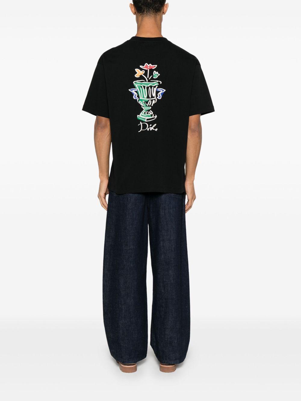 Le Vase T-shirt Product Image