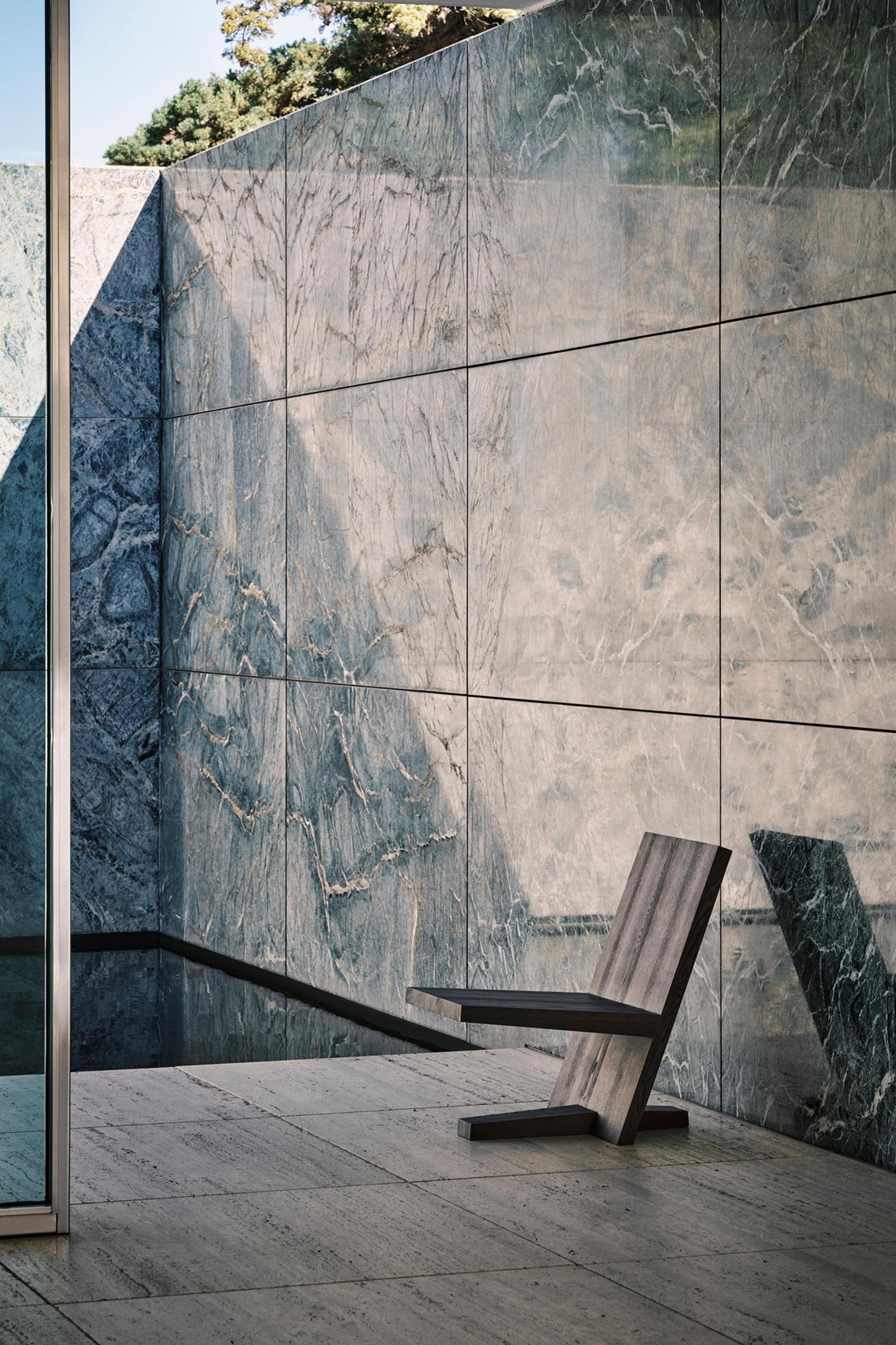 LOUNGE CHAIR 02 Product Image