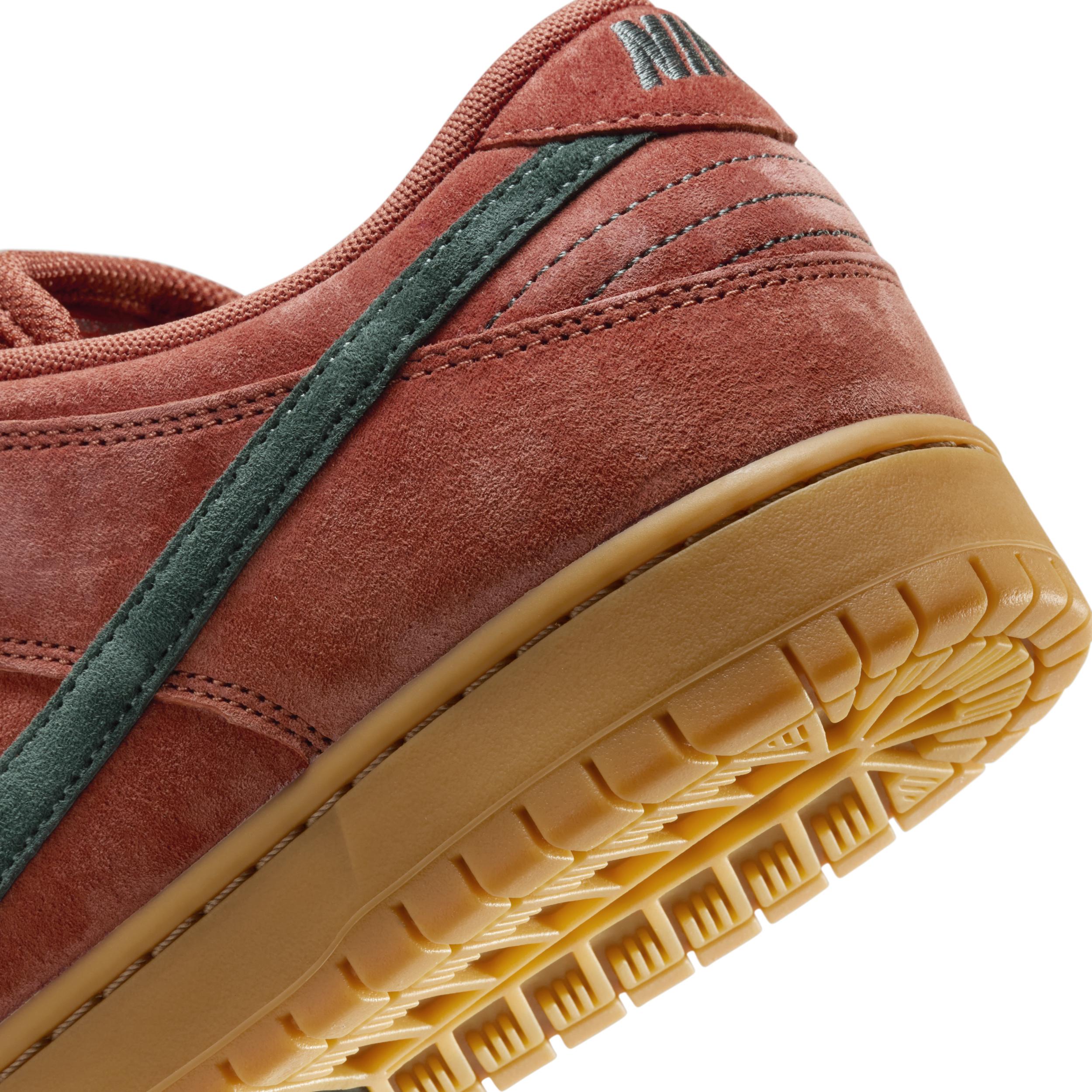 Men's Nike SB Dunk Low Pro Skate Shoes Product Image