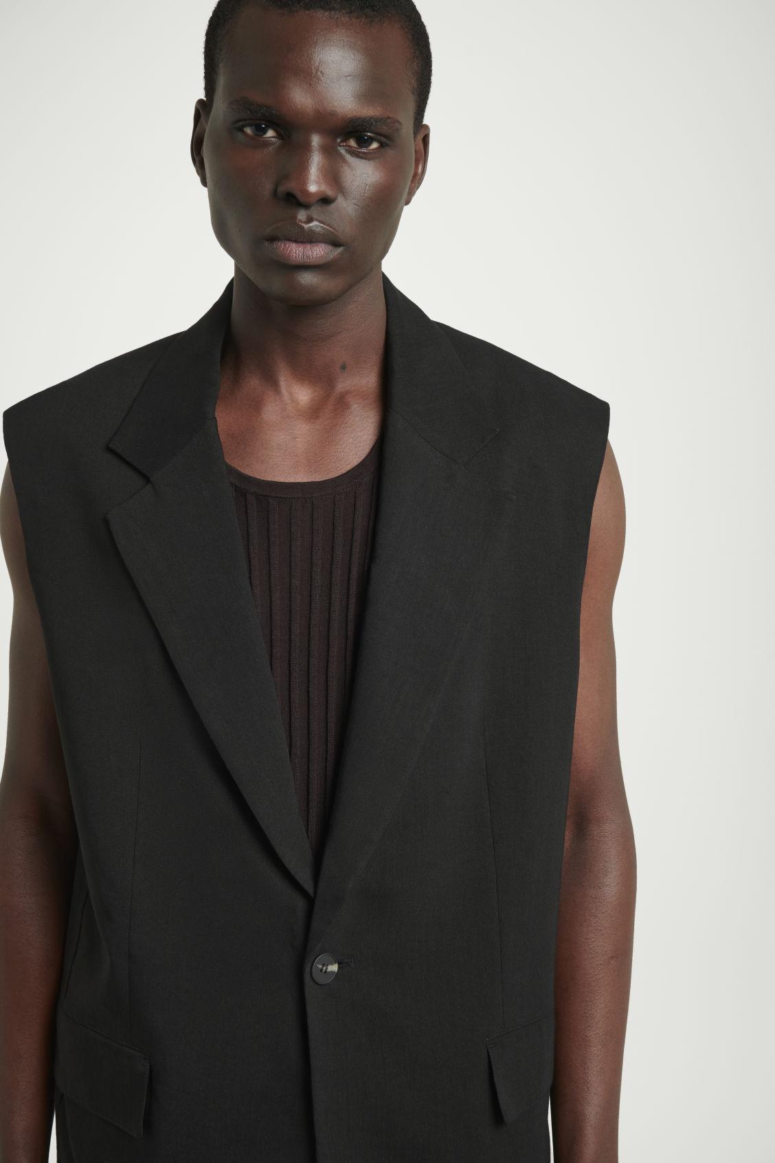 SLEEVELESS LINEN-BLEND BLAZER Product Image