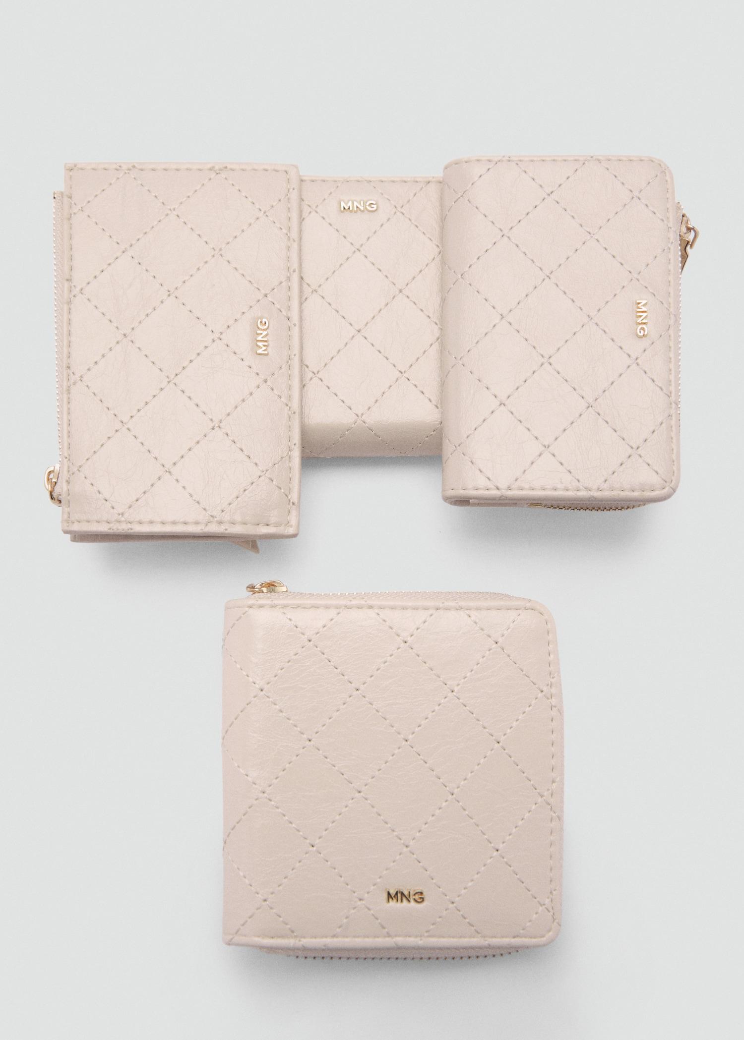 Card holder with decorative stitching - Women | MANGO USA Product Image