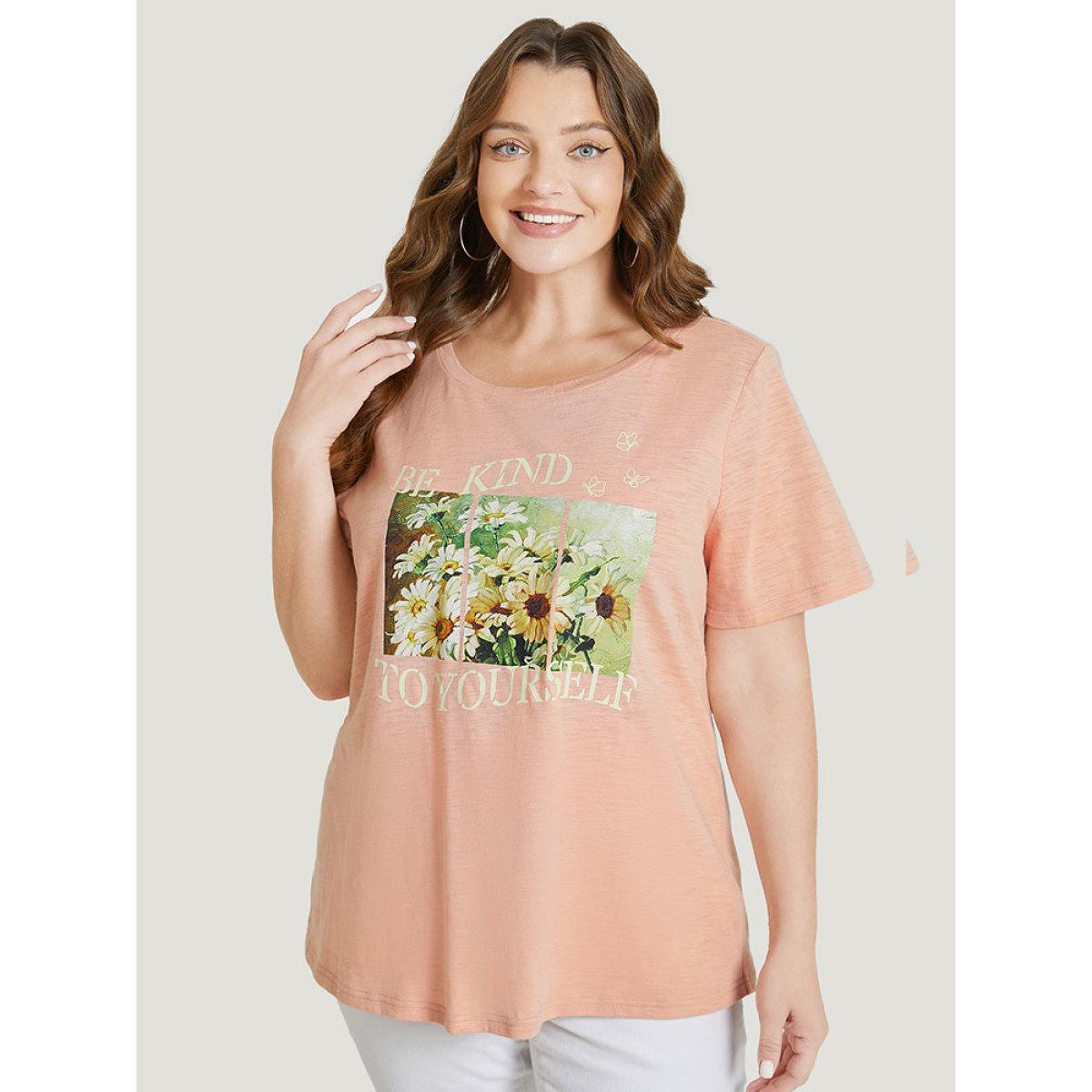 Plus Size Daisy Floral & Letter Priint Round Neck T-shirt Crepe Women Elegant Natural Flowers Dailywear T-shirts BloomChic 18-20/2X Product Image