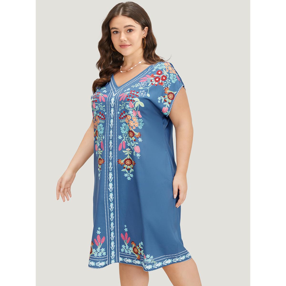 Plus Size Boho Print Pocket Dolman Sleeve Dress Aegean Women Vacation Pocket V-neck Short sleeve Curvy Knee Dress BloomChic 26/4X Product Image
