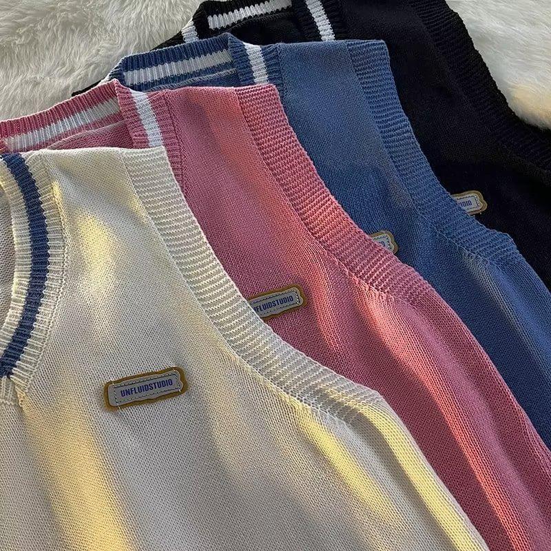 V-Neck Applique Contrast Trim Sweater Vest Product Image