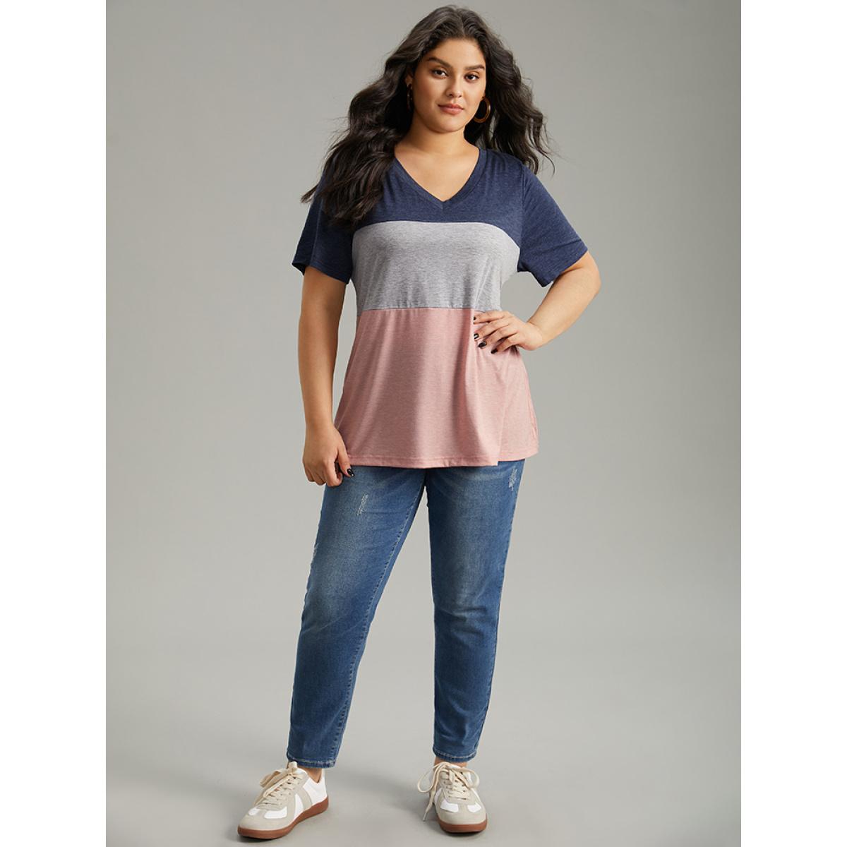 Plus Size Colorblock Contrast V Neck T-shirt Multicolor Women Casual Contrast Plain V-neck Dailywear T-shirts BloomChic 18-20/2X Product Image