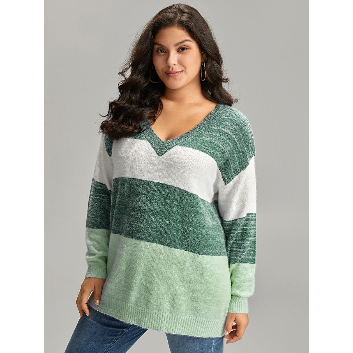 Plus Size Colorblock Contrast V Neck Pullover Purple Women Casual Long Sleeve V-neck Dailywear Pullovers BloomChic 30/6X Product Image