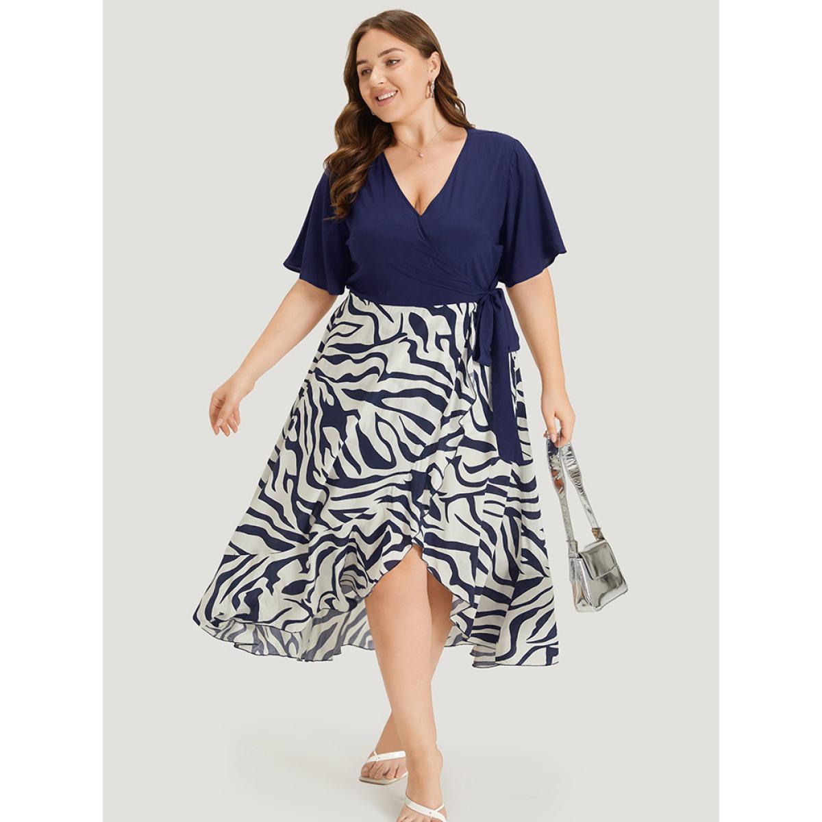 Plus Size Water Ripple Patchwork Wrap Pocket Knotted Dress Navy Women Office Wrap V-neck Sleeveless Curvy Midi Dress BloomChic 30/6X Product Image