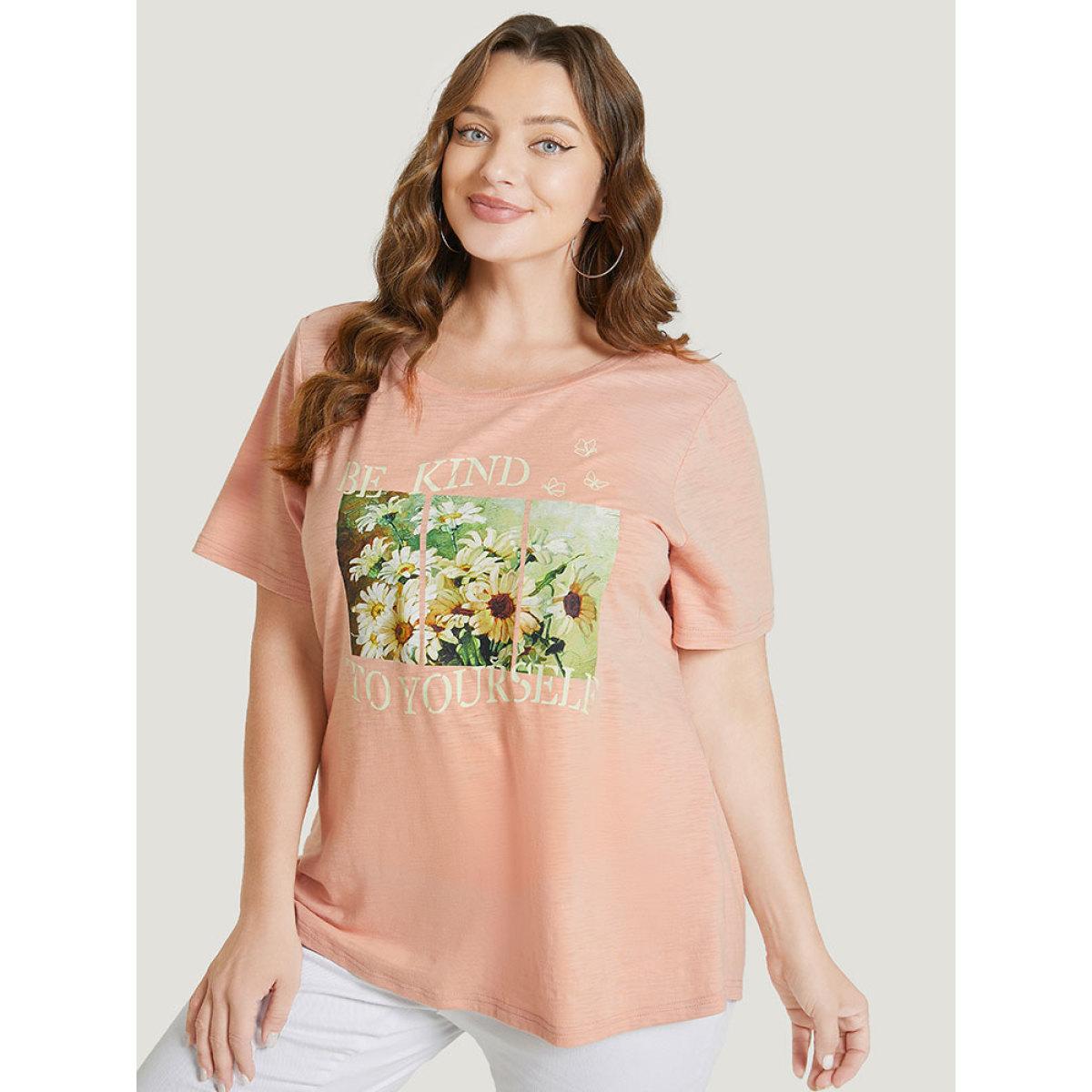 Plus Size Daisy Floral & Letter Priint Round Neck T-shirt Crepe Women Elegant Natural Flowers Dailywear T-shirts BloomChic 18-20/2X Product Image
