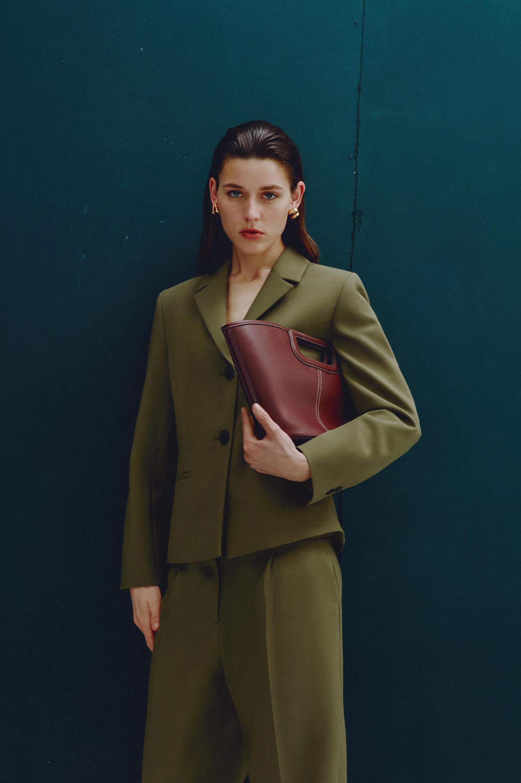 STRAIGHT CUT PLEATED PANTS Product Image