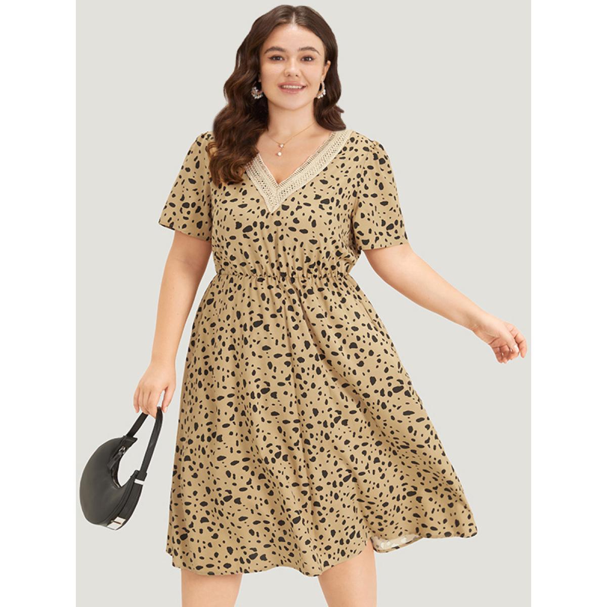 Plus Size Leopard Print Patchwork Elastic Waist Pocket Dress Tan Women Office Patchwork V-neck Short sleeve Curvy Midi Dress BloomChic 18-20/2X Product Image