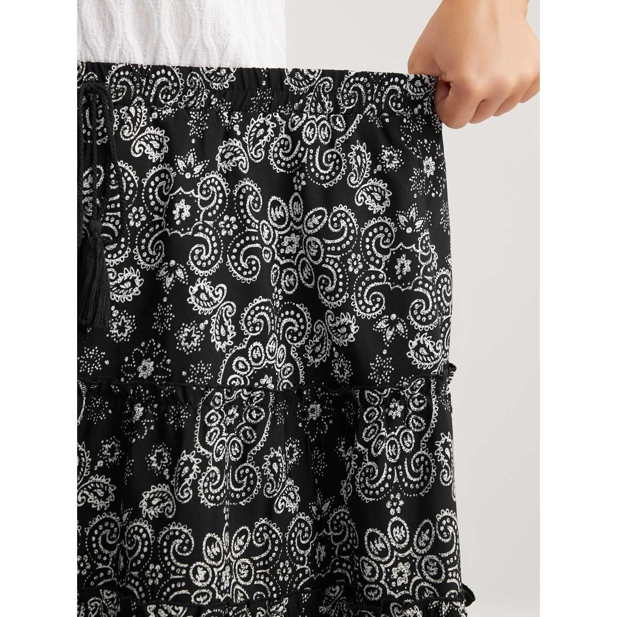 Plus Size Boho Print Tiered Mini Skirt Women BlackFlower Loose No stretch Side seam pocket Everyday-Casual Skirts BloomChic 14-16/1X Product Image