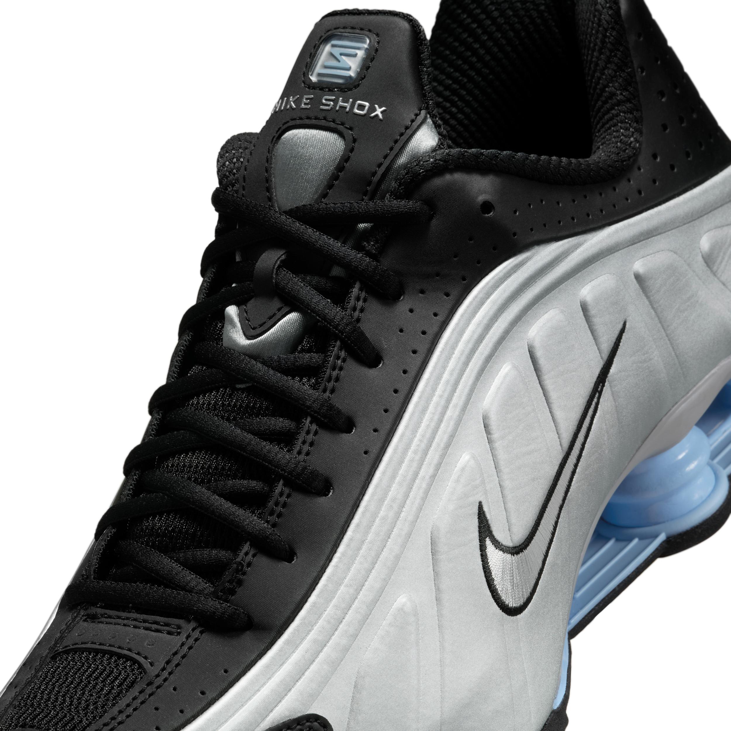 Nike Men's Shox R4 Shoes Product Image