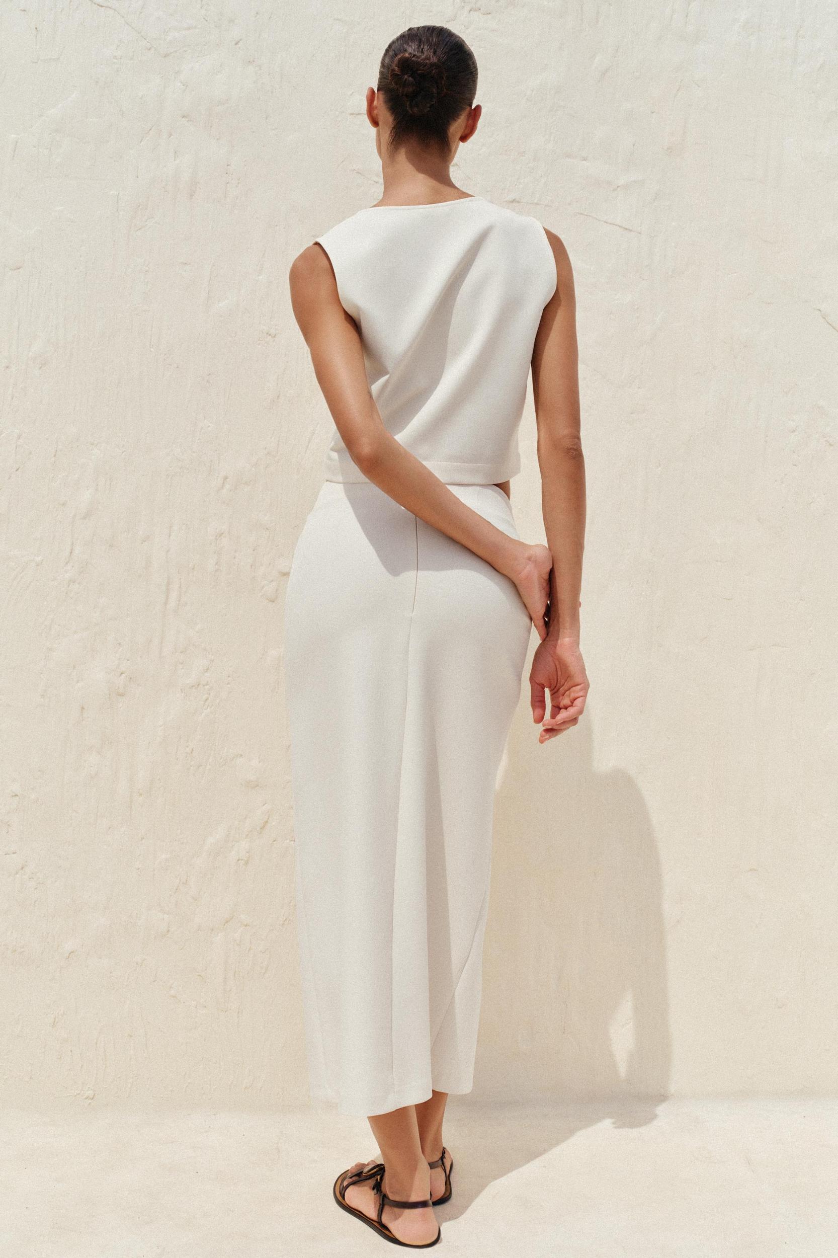 CREPE MIDI SKIRT WITH BELT Product Image