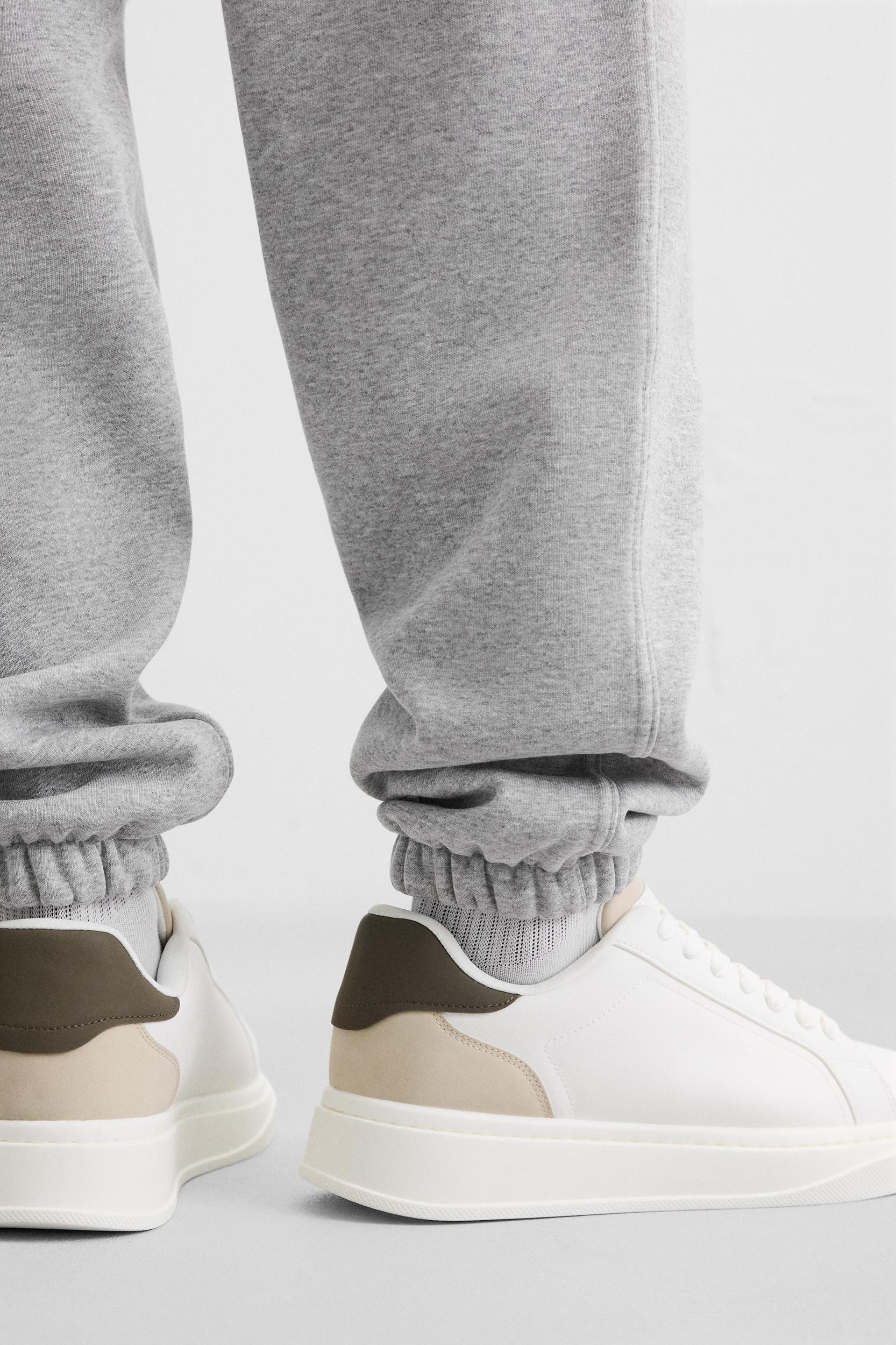 HEEL DETAIL SNEAKERS Product Image