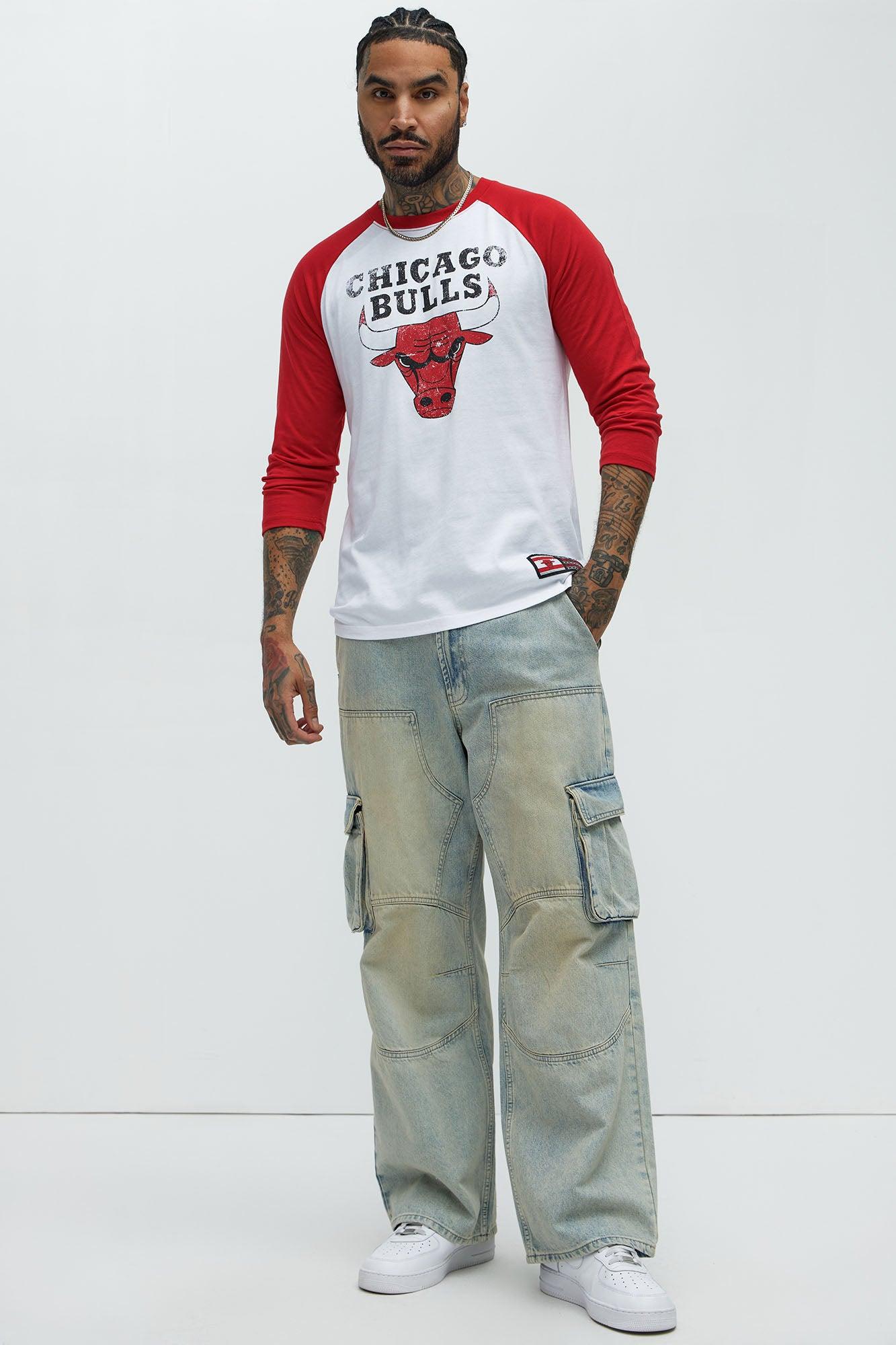 Bulls Fade Away 3/4 Sleeve Tee - White Product Image