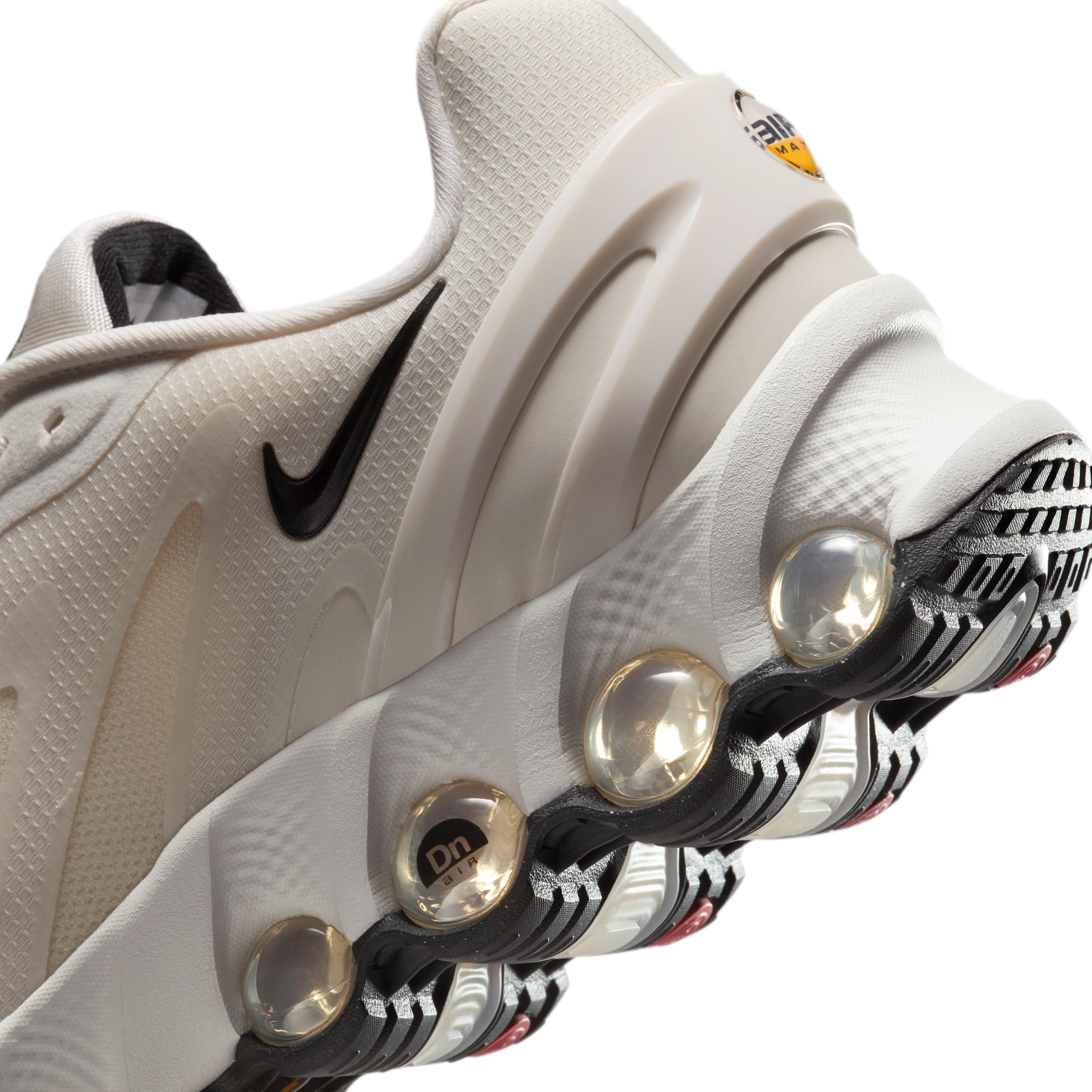 Nike Mens Revolution 8 EasyOn Road Running Shoes | HQ2414-003 Product Image