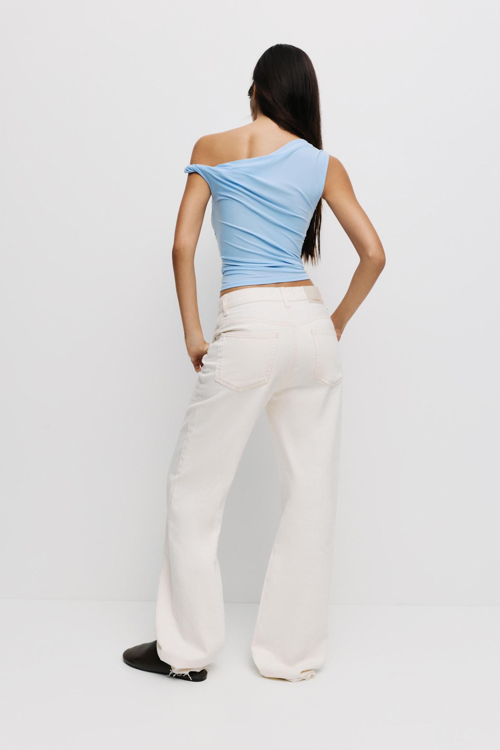 Asymmetric top Product Image