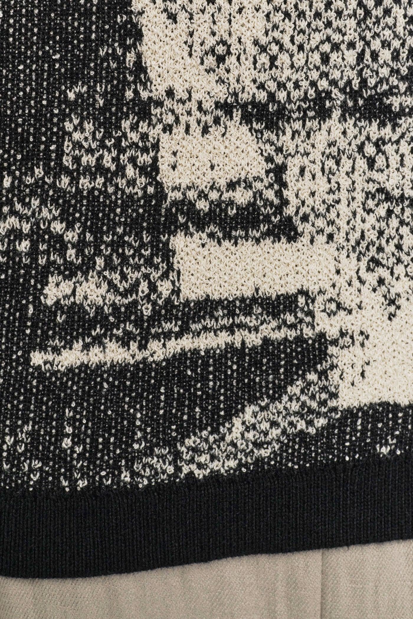 SLEEVELESS BOUCLE PRINTED SWEATER Product Image