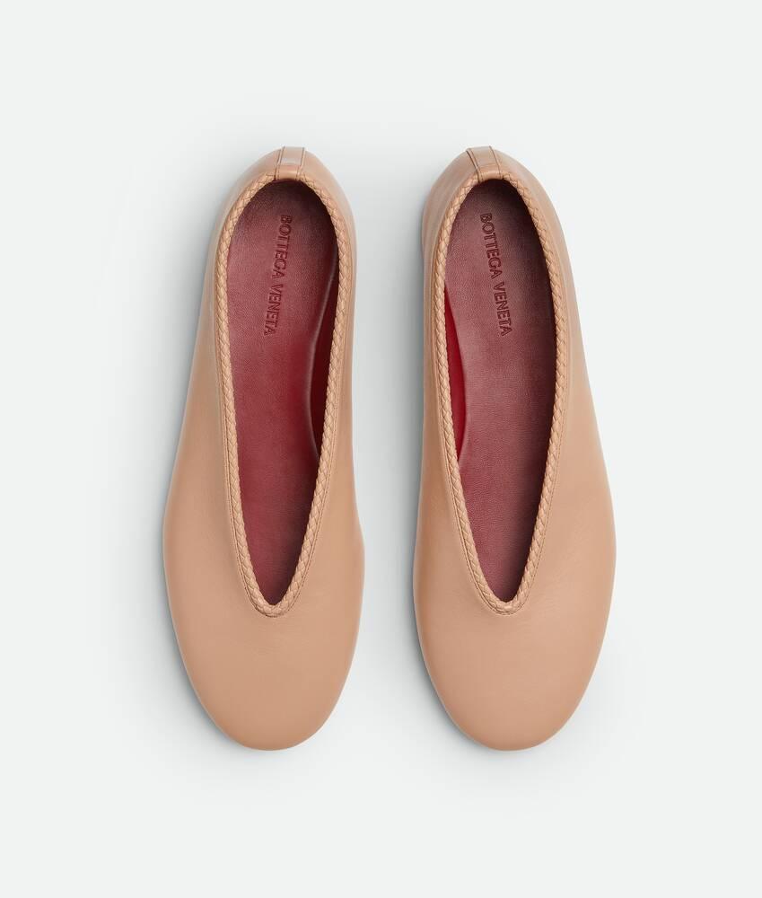 Women's Rosa Ballerina in Cipria Product Image