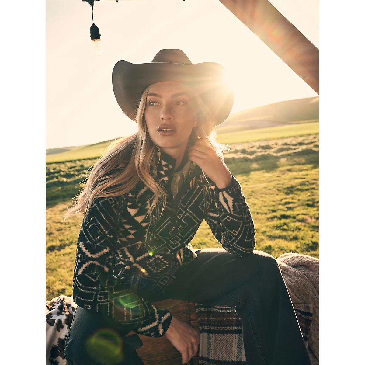 Women's Wrangler Retro® Quarter-Zip Sherpa Pullover Geo Product Image