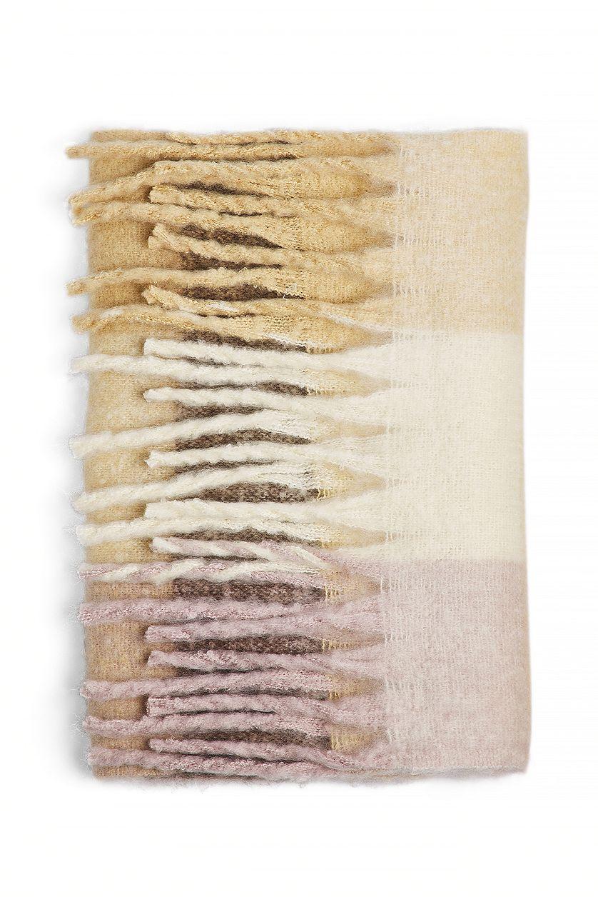 Checkered Scarf Product Image