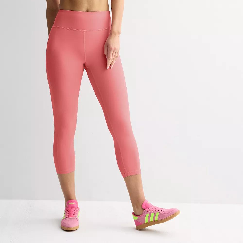 Women's Tek Gear® Ultrastretch Pocket High-Waisted Capri Leggings,  Product Image