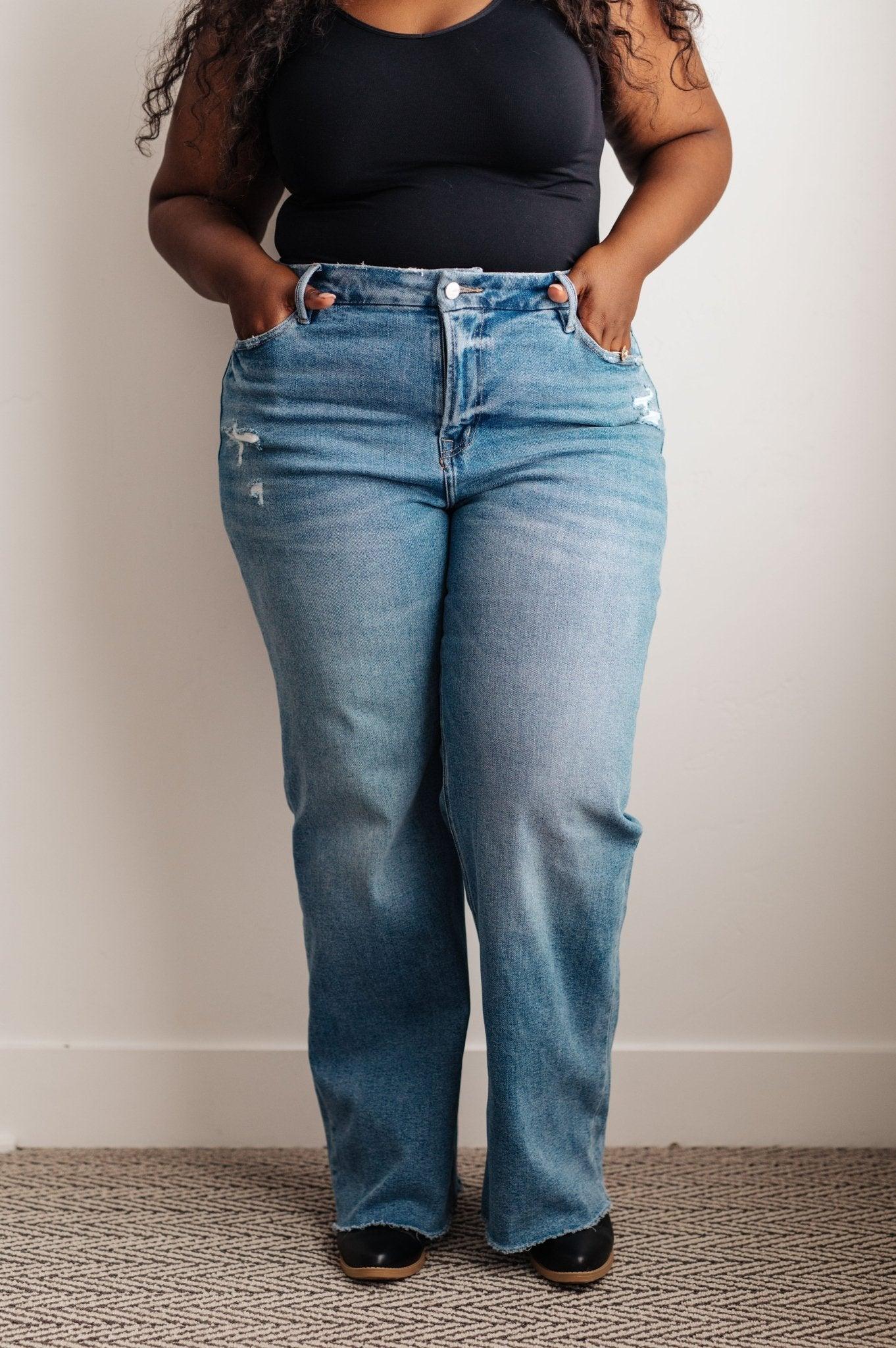 Rose High Rise 90's Straight Jeans in Dark Wash (Online Exclusive) Product Image