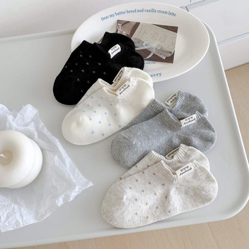 Dotted No Show Socks Product Image