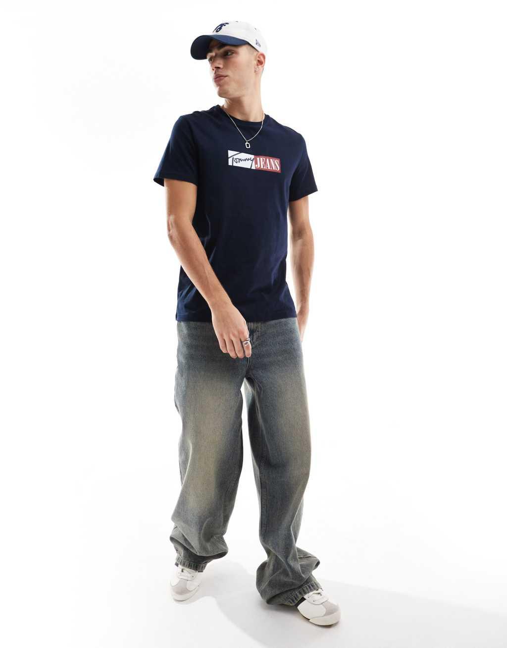 Tommy Jeans block font logo t-shirt in navy Product Image