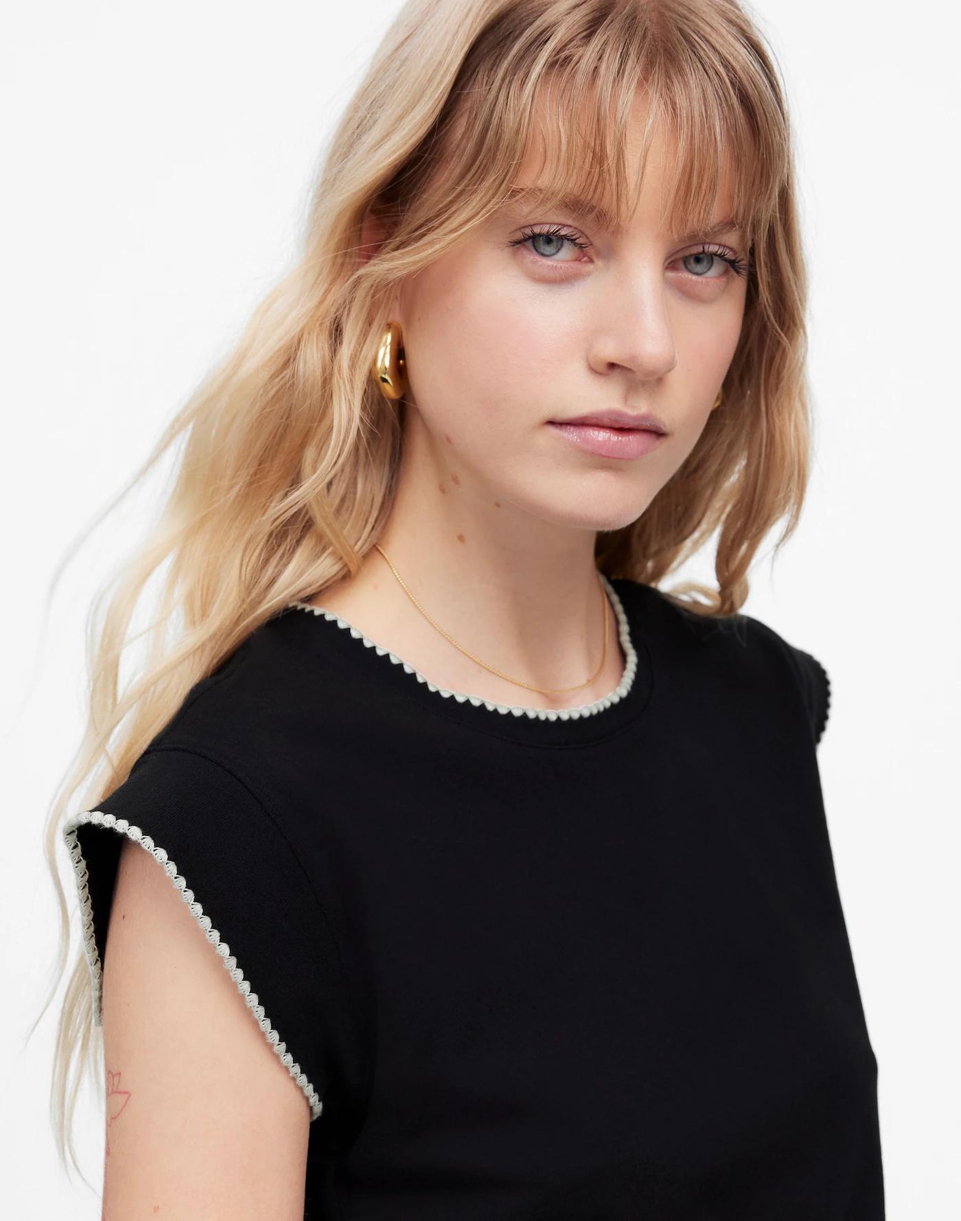 Side-Cinch Muscle Tee Product Image